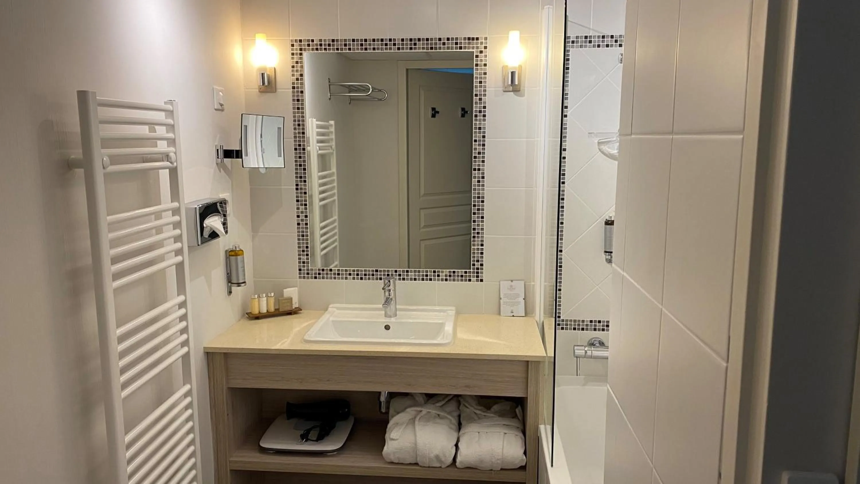Bathroom in Hôtel La Réserve