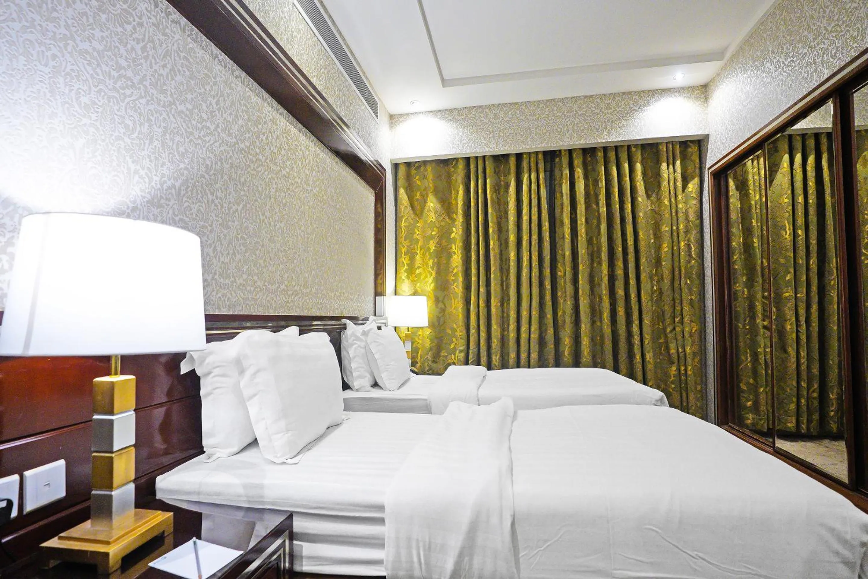 Photo of the whole room in Garden Palace Hotel