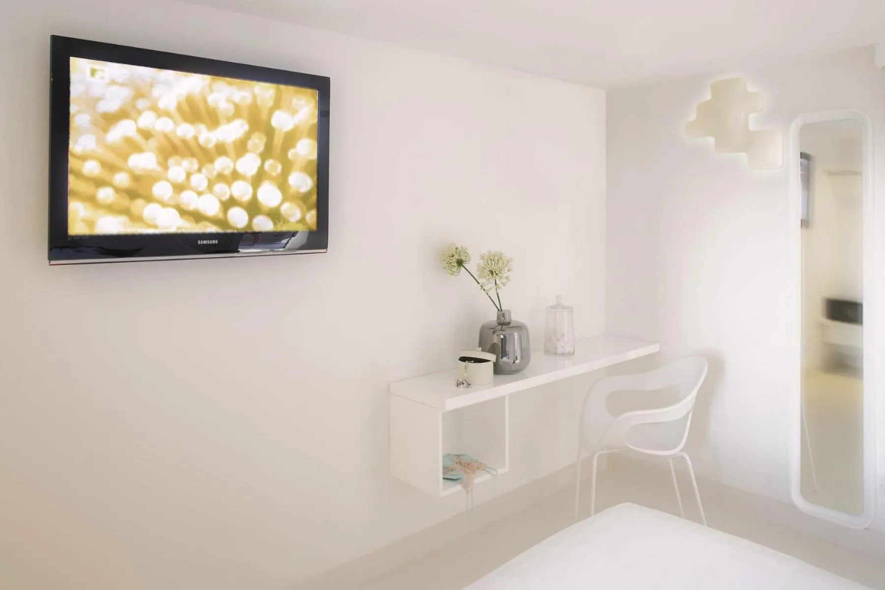 Decorative detail, Bed in Q Hotel