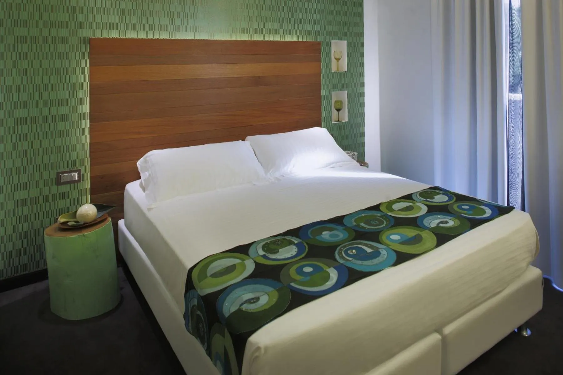 Photo of the whole room, Bed in Q Hotel