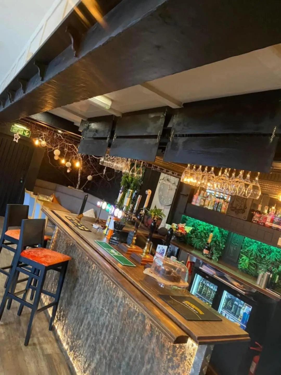 Restaurant/places to eat in The Bear On The Square