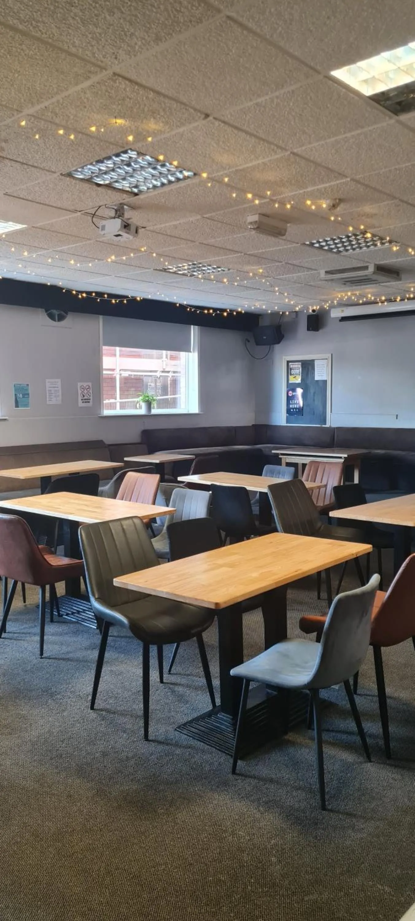 Food and drinks in The Bear On The Square