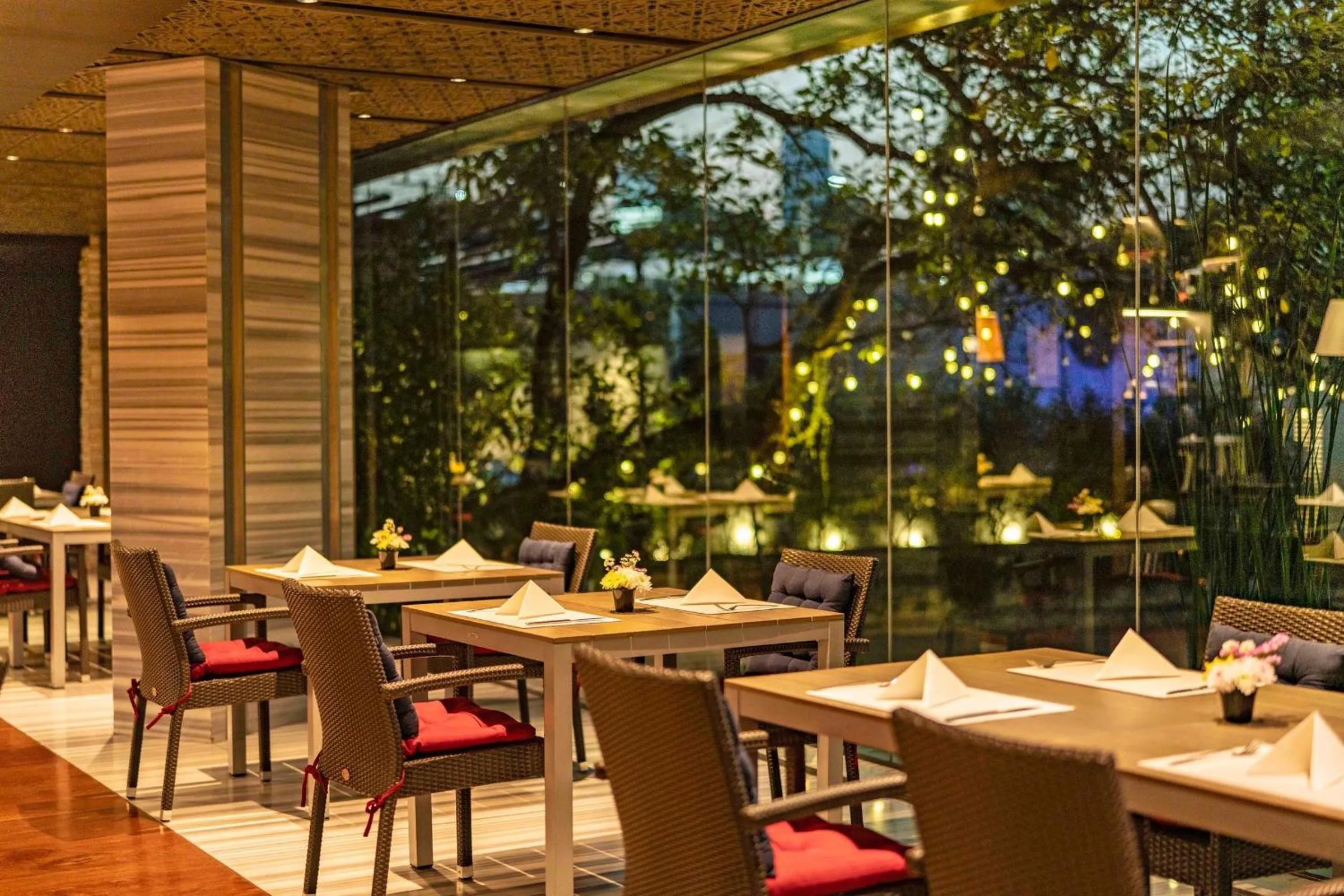 Restaurant/places to eat in TUI BLUE Maduzi Hotel Bangkok