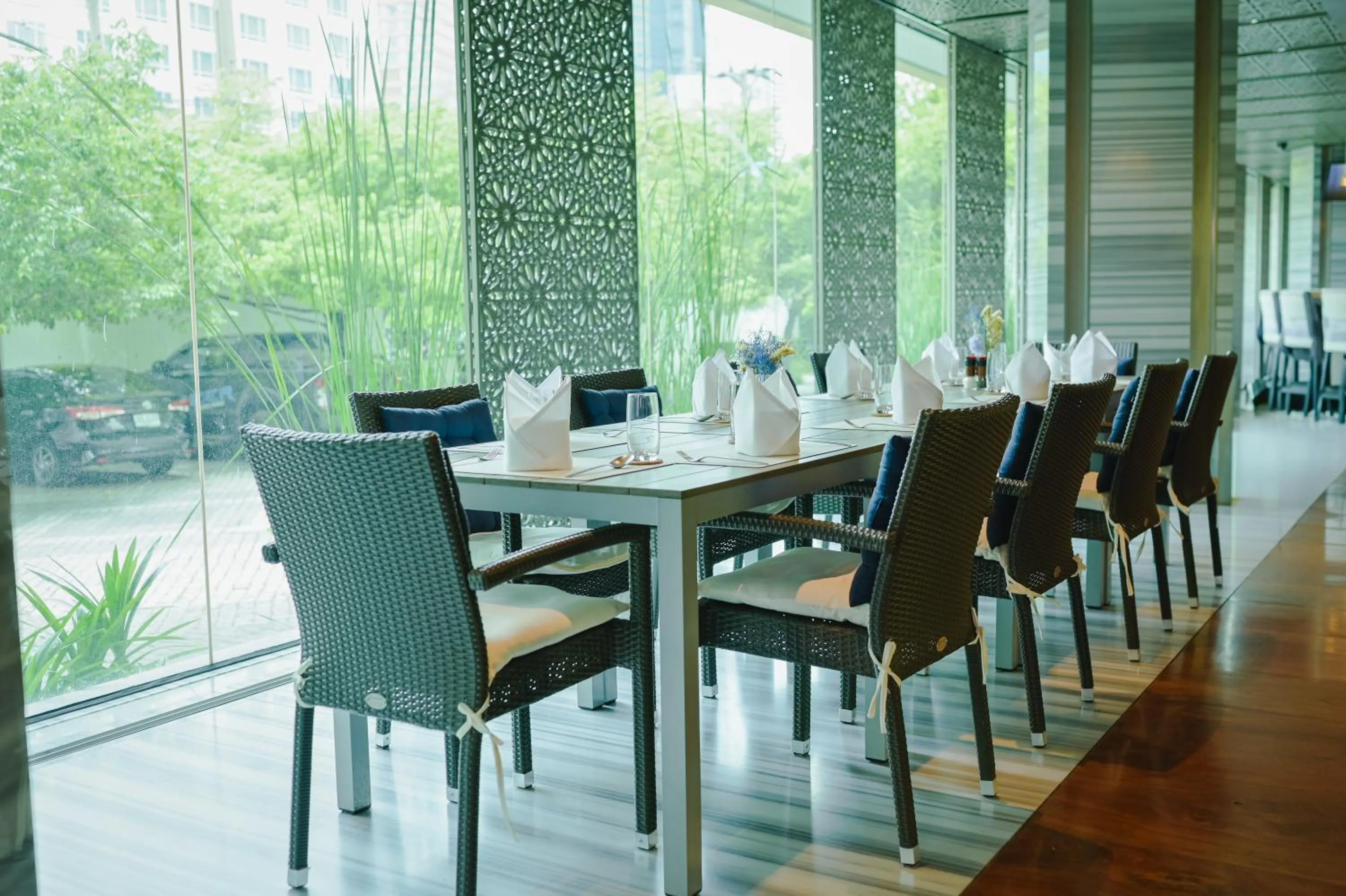 Restaurant/places to eat in TUI BLUE Maduzi Hotel Bangkok