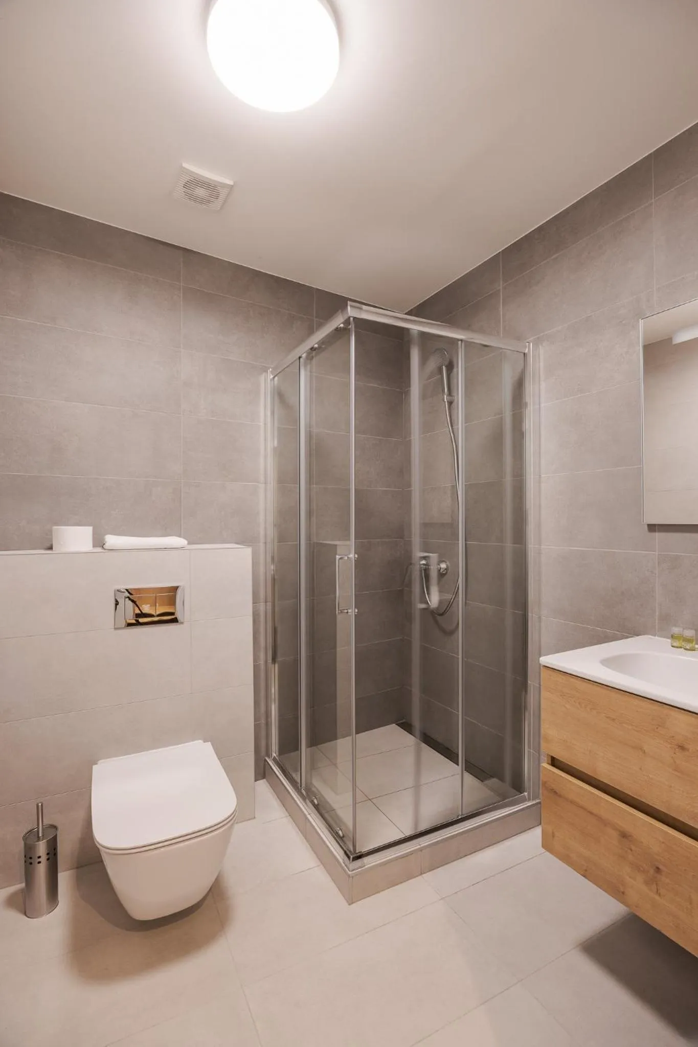 Shower in Hotel Taxis Bratislava