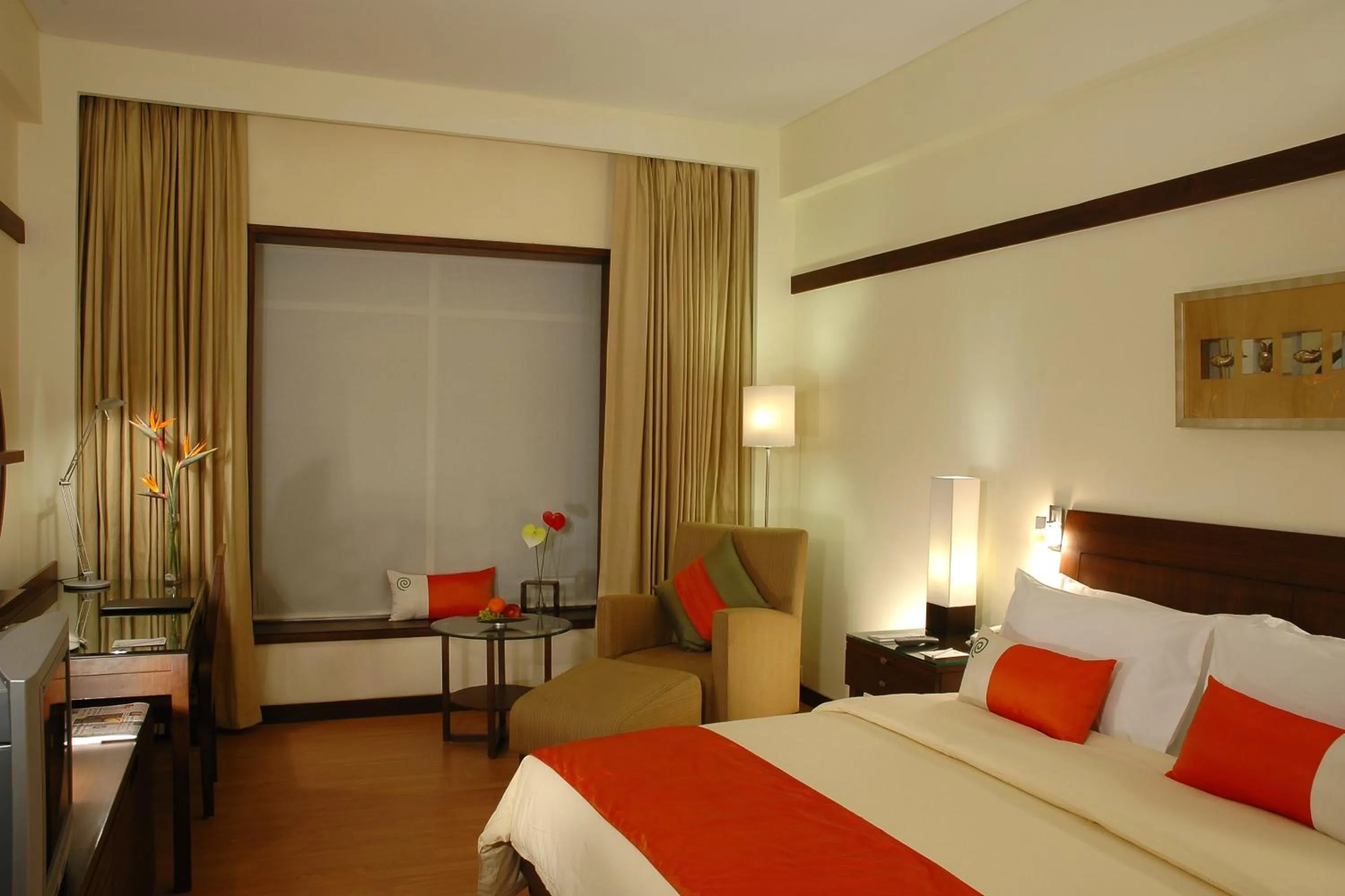 Photo of the whole room, Bed in Fortune Select Global, Gurugram - Member ITC Hotels' Group