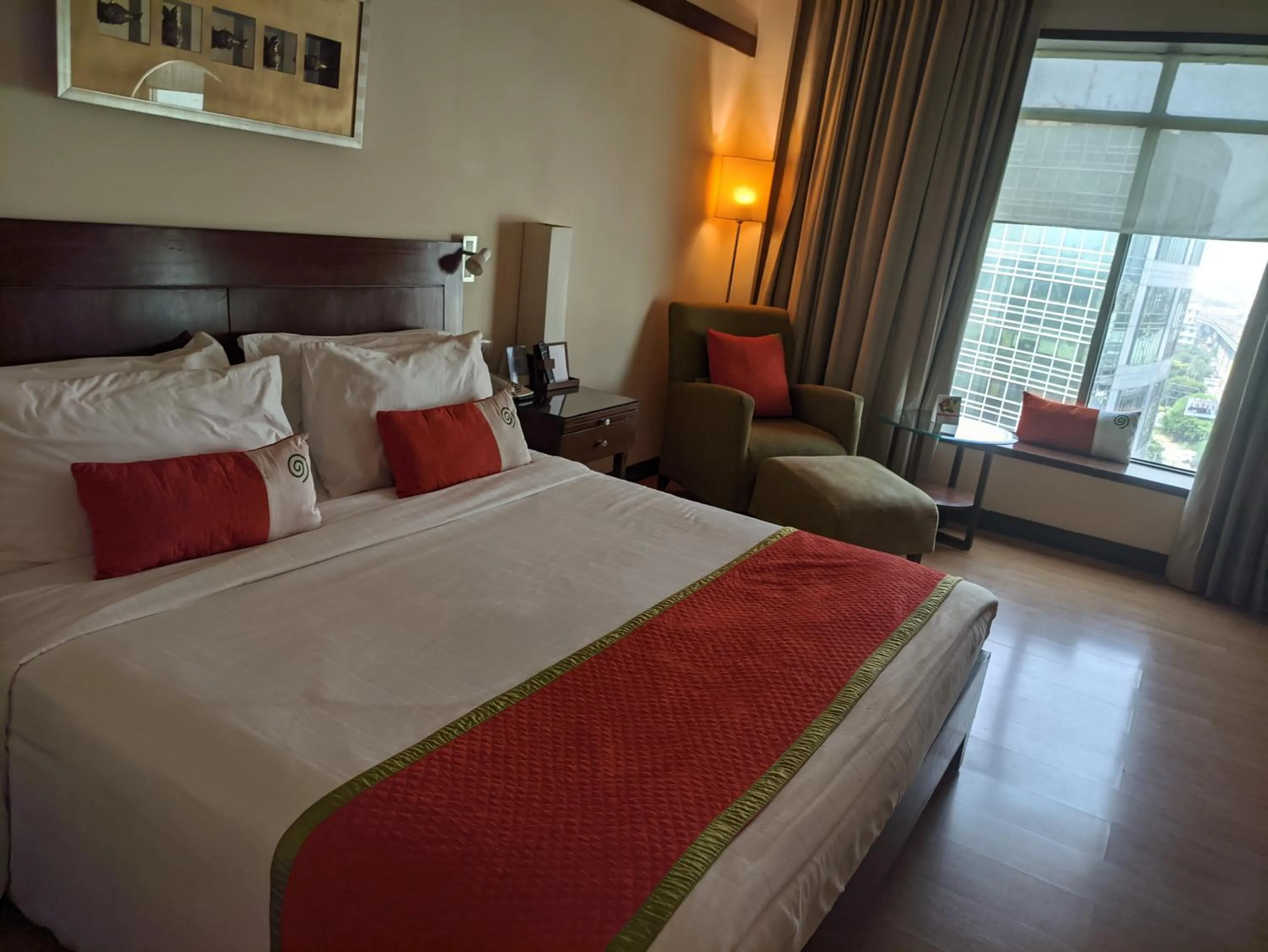 Bedroom, Bed in Fortune Select Global, Gurugram - Member ITC Hotels' Group
