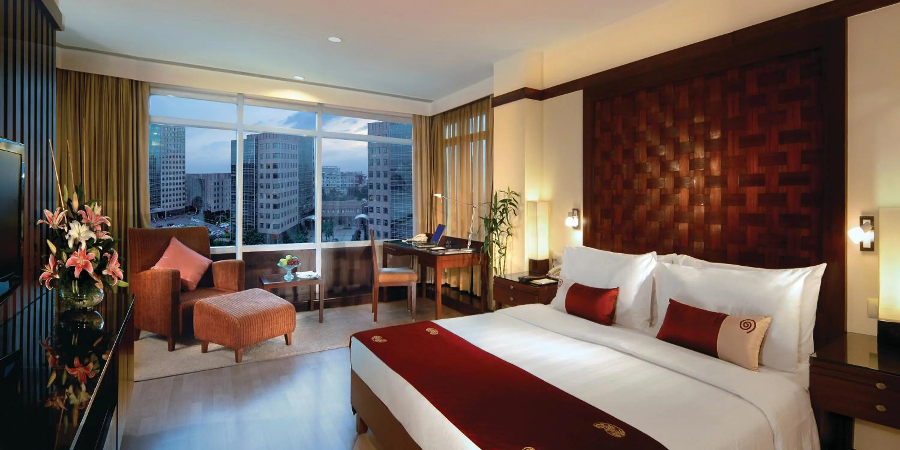 Photo of the whole room, Bed in Fortune Select Global, Gurugram - Member ITC Hotels' Group
