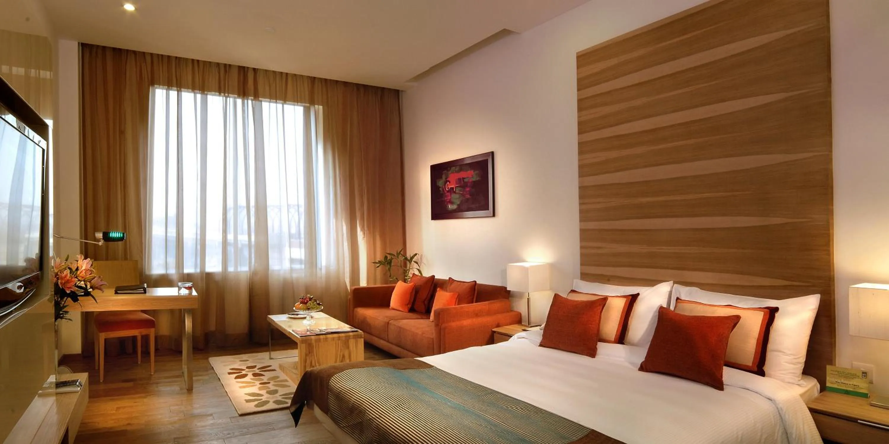 Photo of the whole room, Bed in Fortune Select Global, Gurugram - Member ITC Hotels' Group