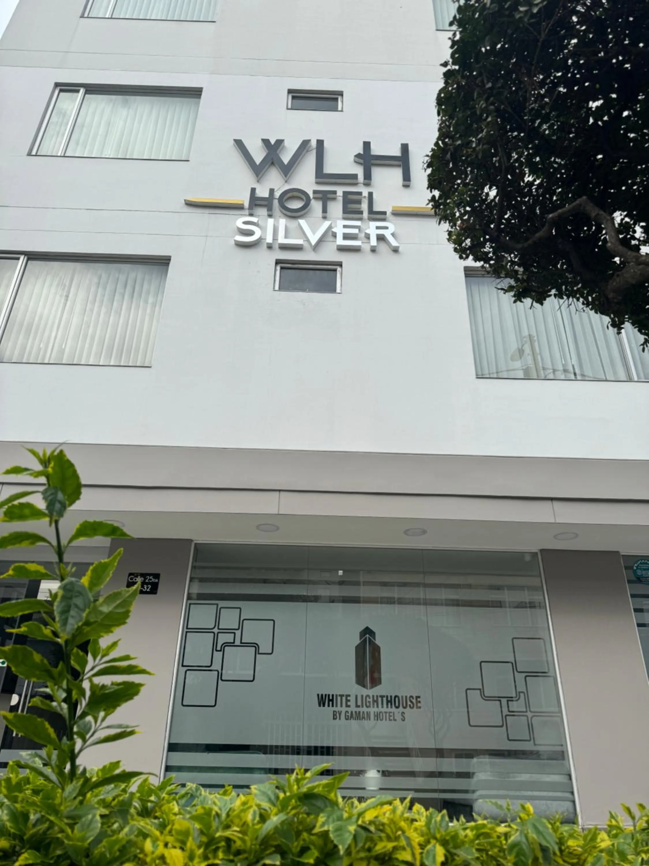 Property building in Hotel WLH Silver Bogota - White Lighthouse