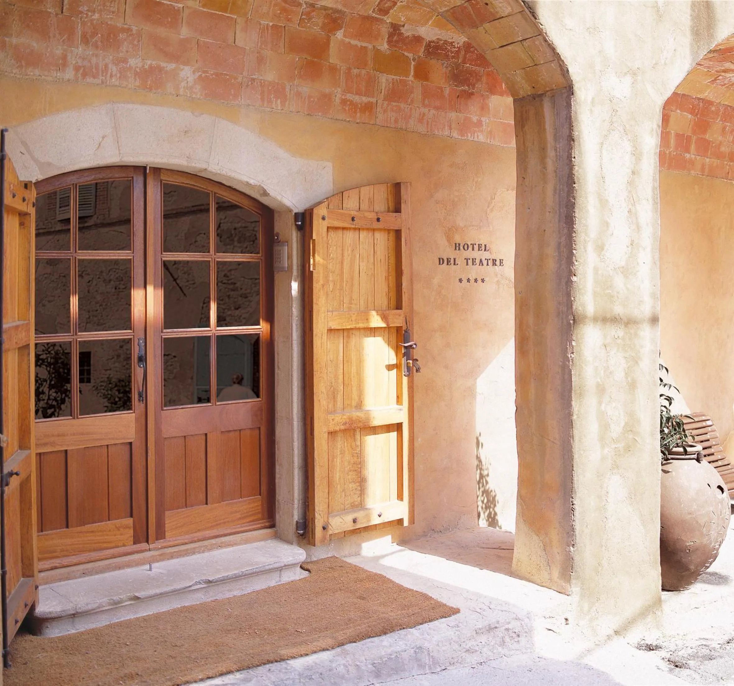 Facade/entrance in Hotel del Teatre - Adults Only