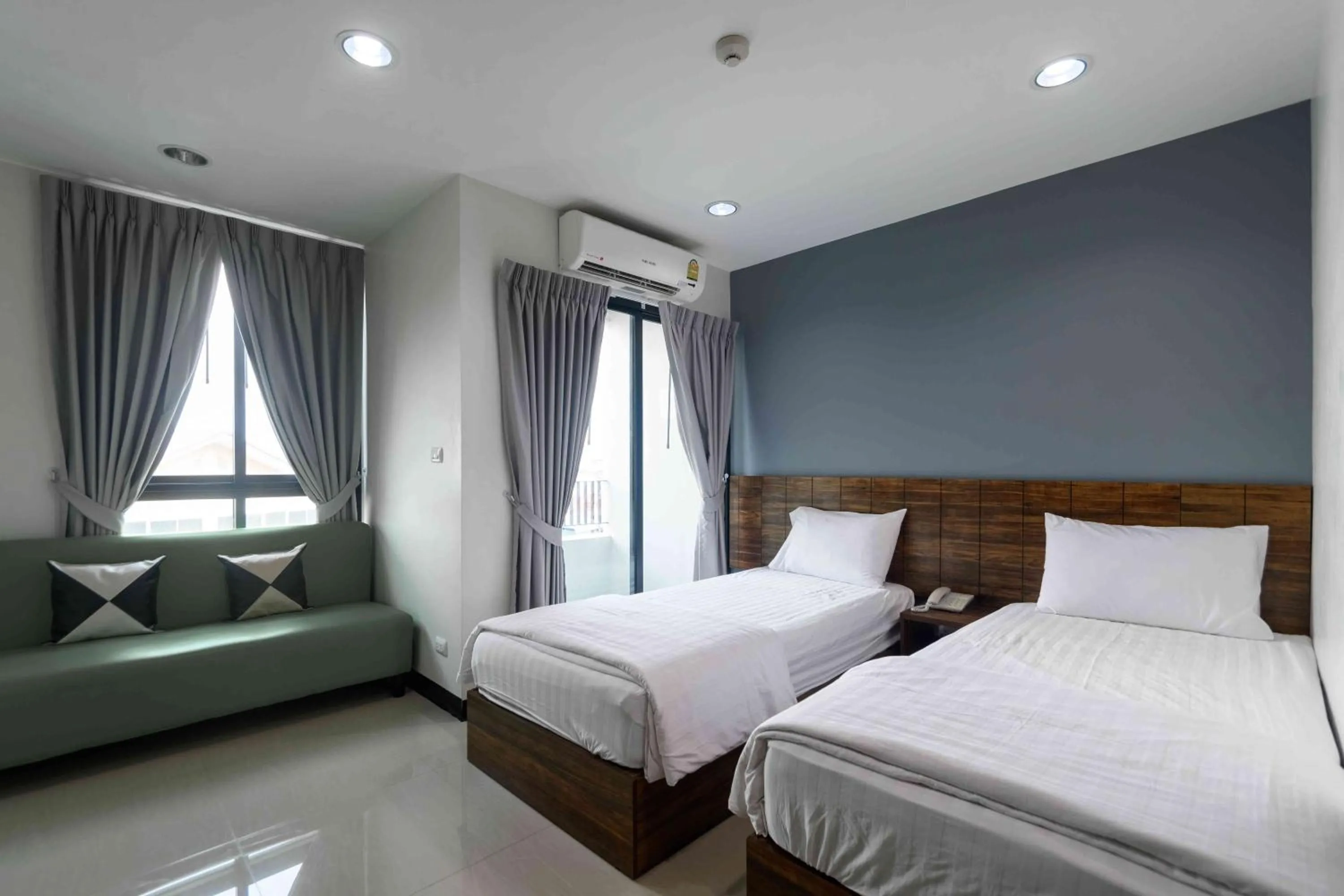 Photo of the whole room, Bed in Glai Gan Place Hotel