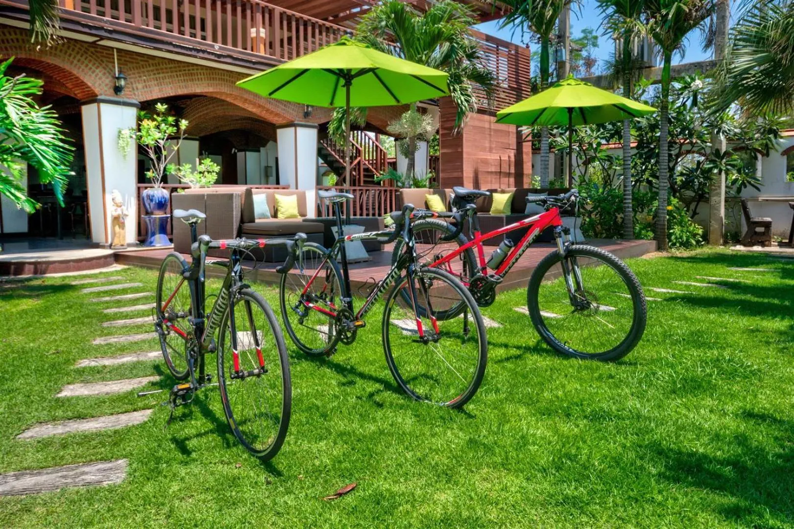 Cycling in Palm Beach Resort