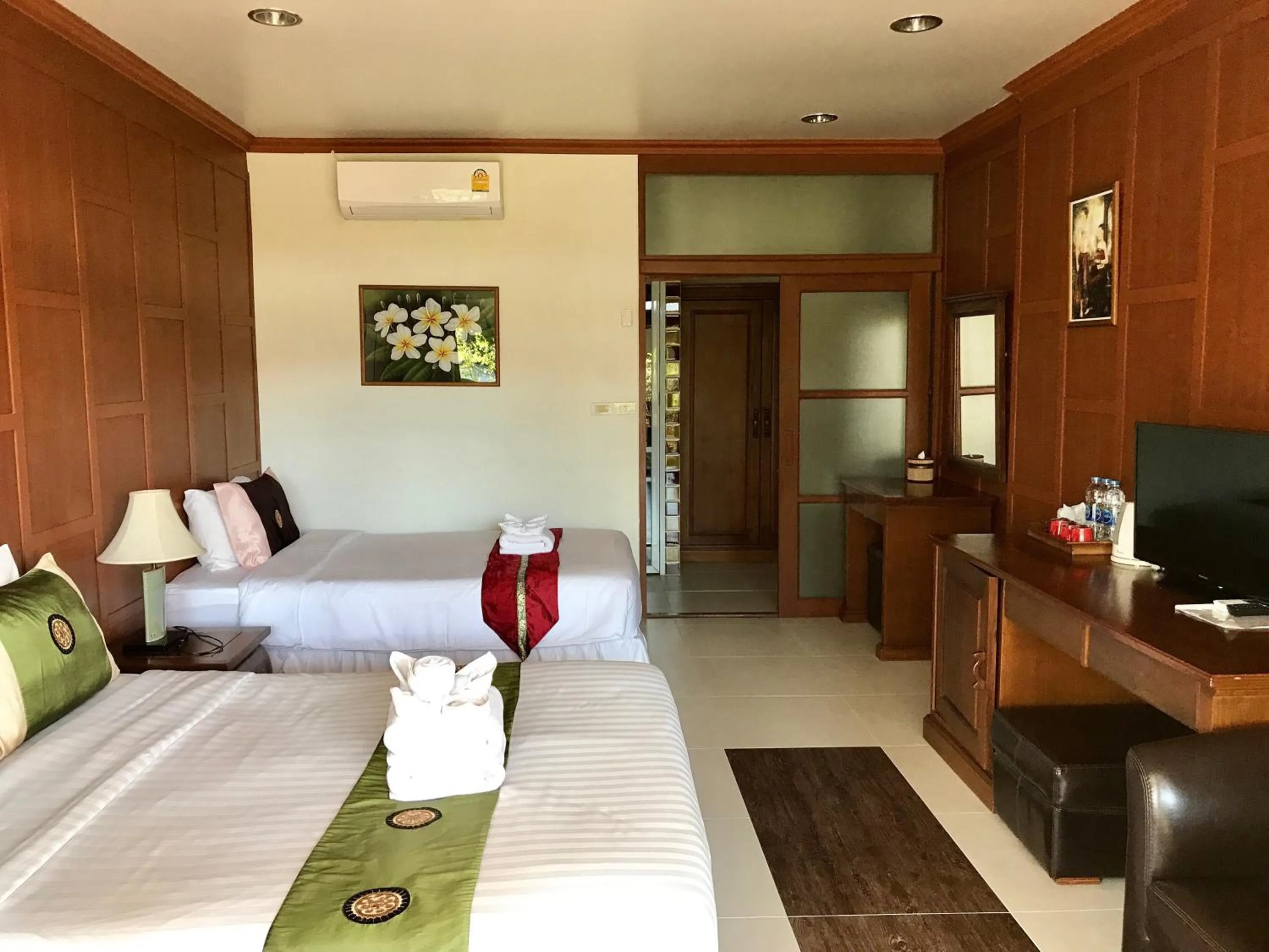 Bed in Palm Beach Resort