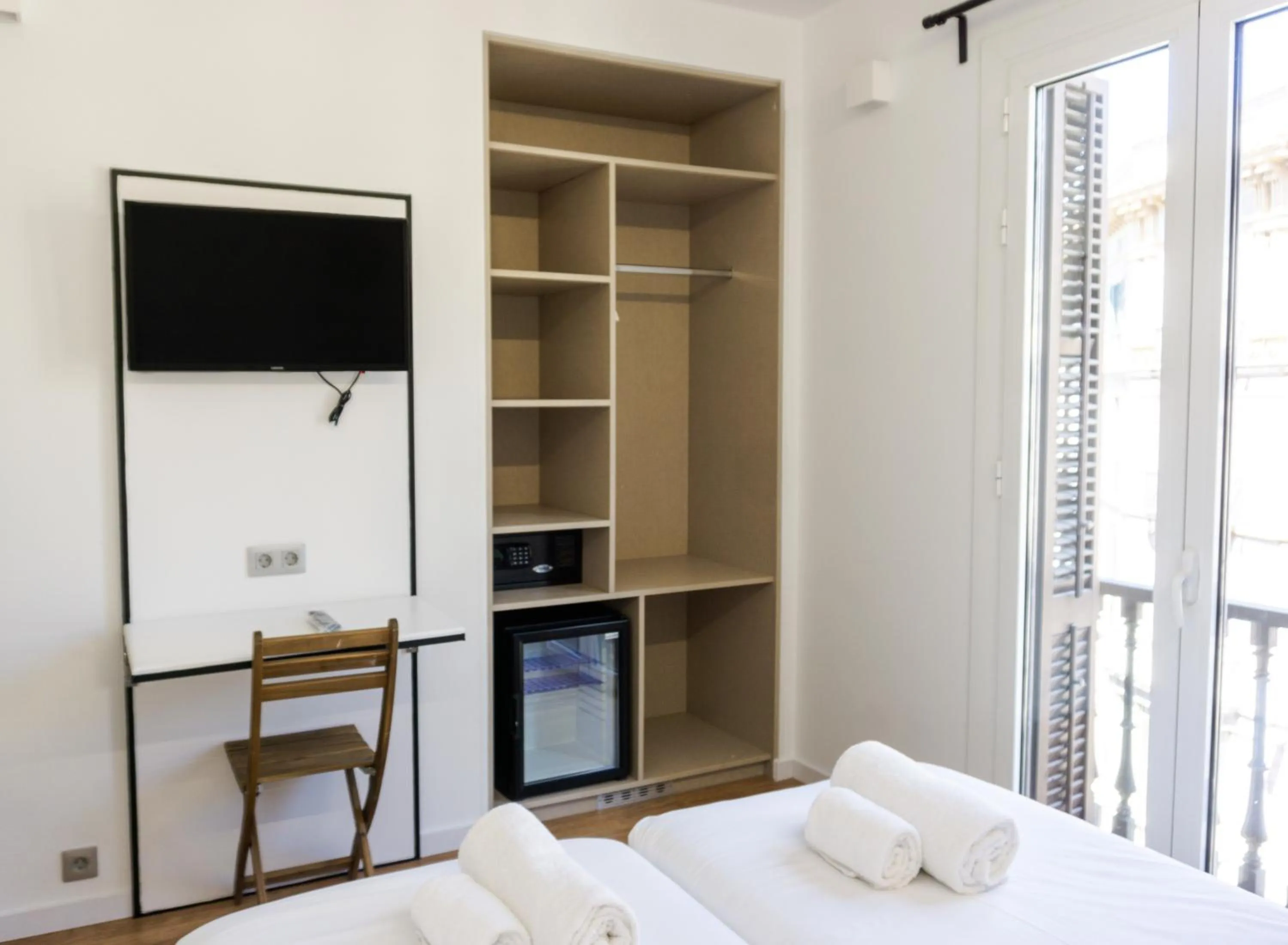 wardrobe, Bed in Fontanella Green House
