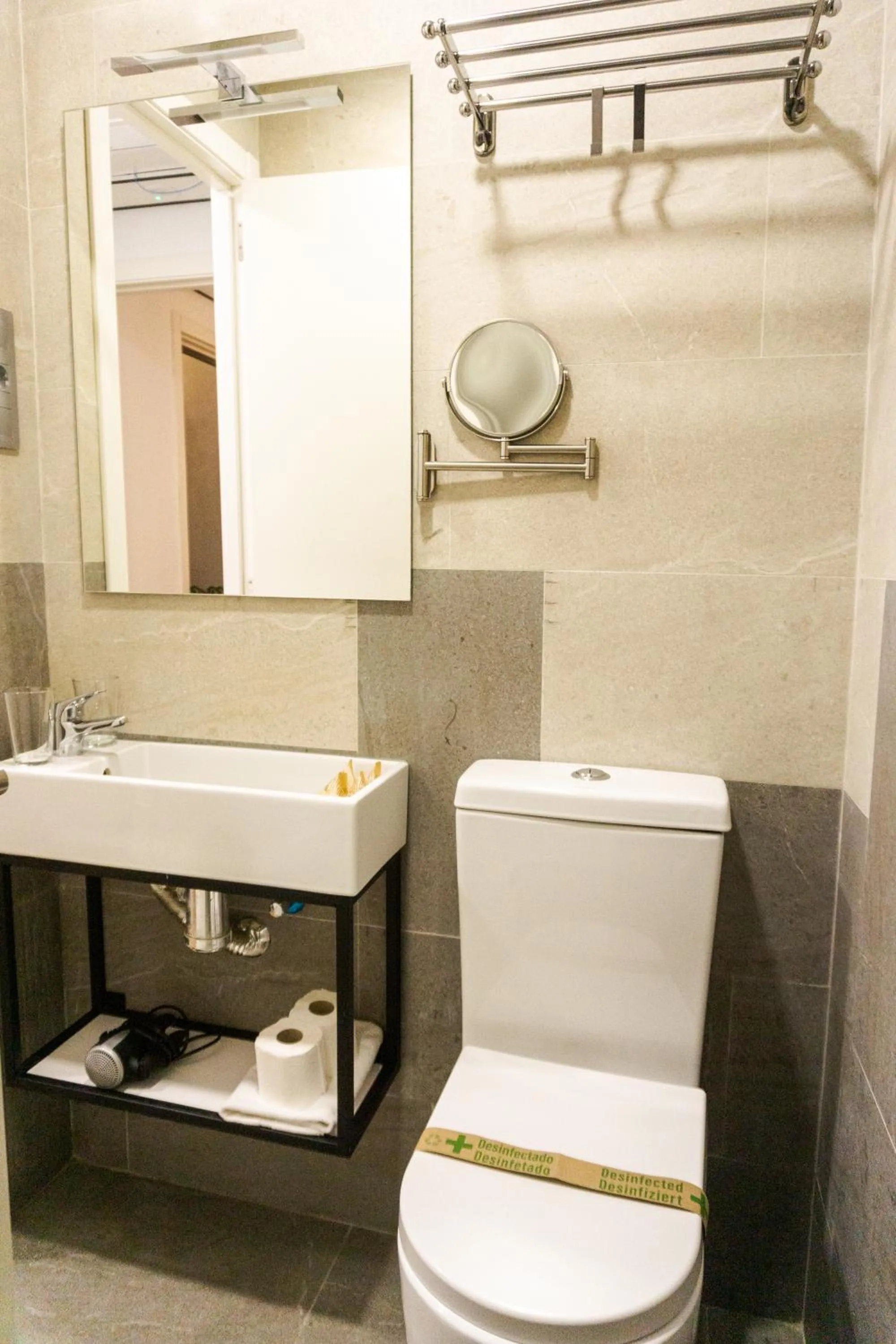 Bathroom in Fontanella Green House