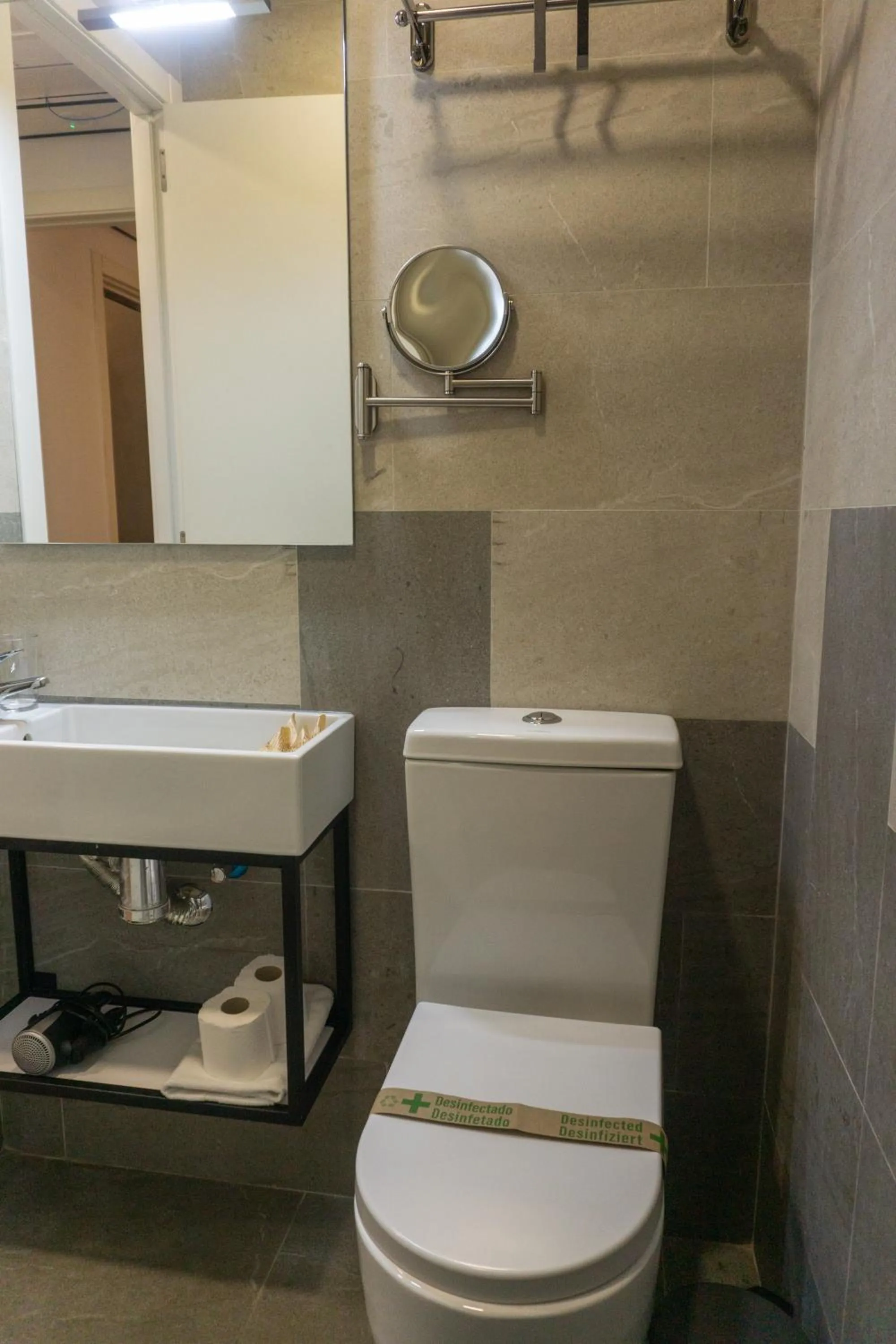 Bathroom in Fontanella Green House