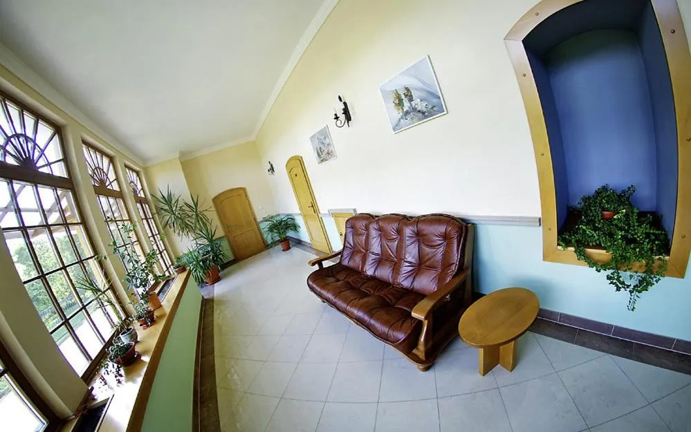 Decorative detail in Kastiel Lucivna