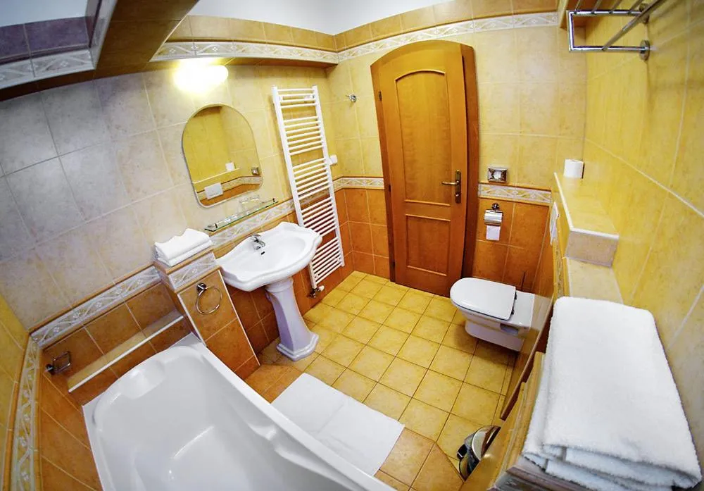 Bathroom in Kastiel Lucivna