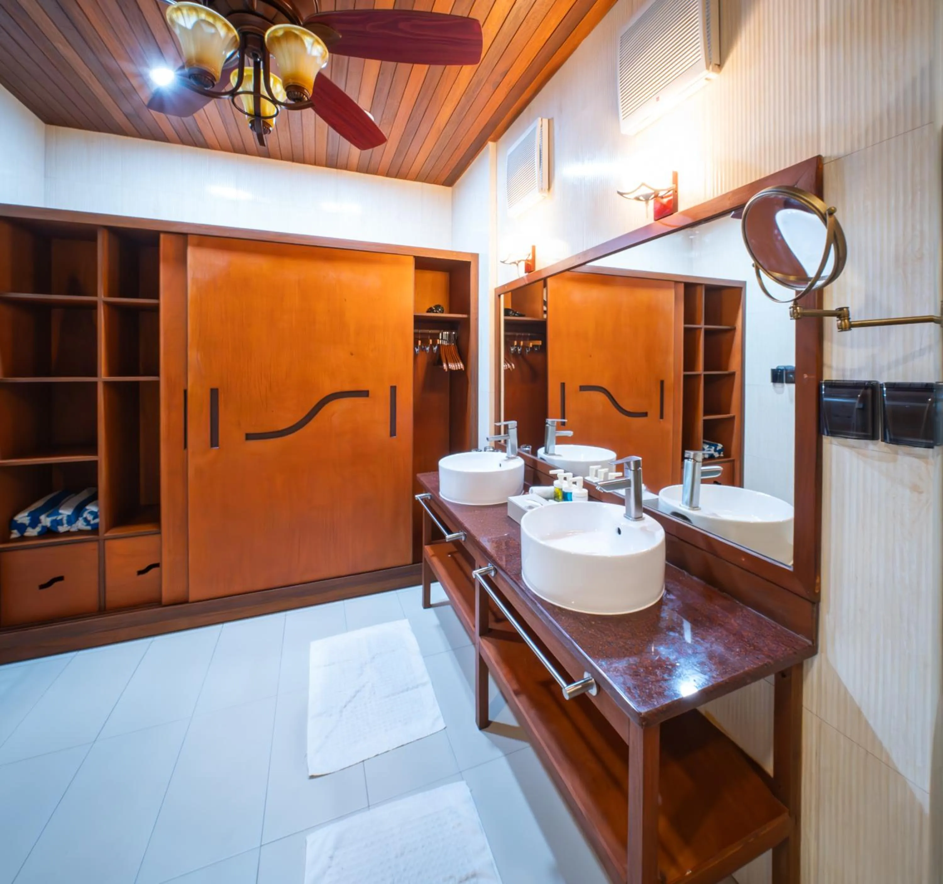 Bathroom in Araamu Hotels Maldives at Dhiffushi