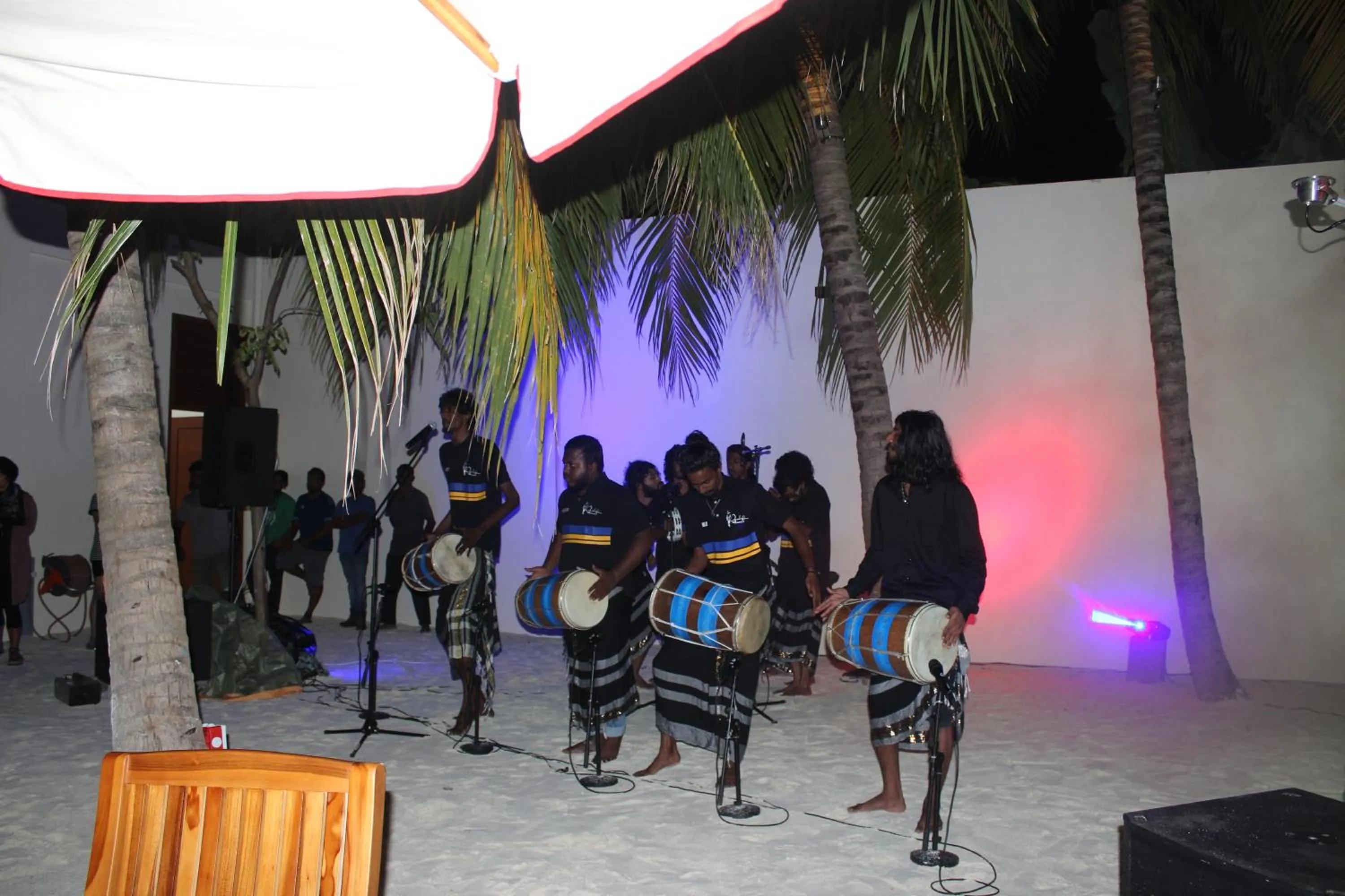 People in Araamu Hotels Maldives at Dhiffushi