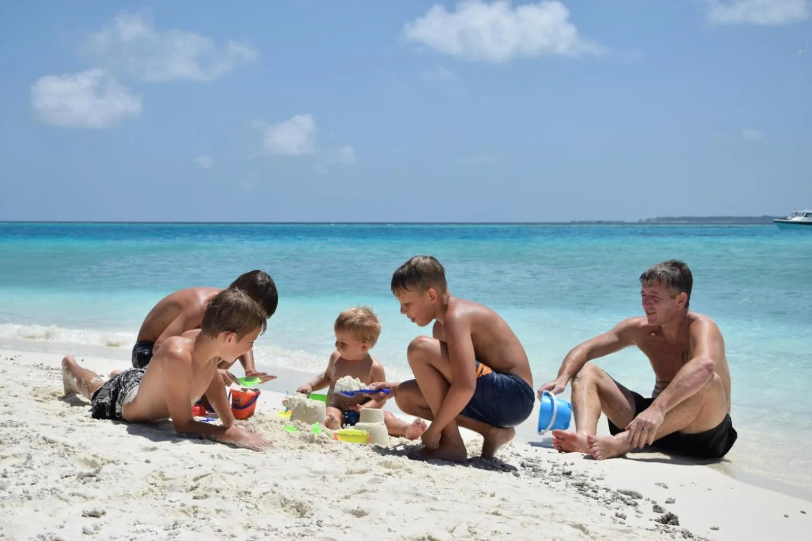 Day in Araamu Hotels Maldives at Dhiffushi