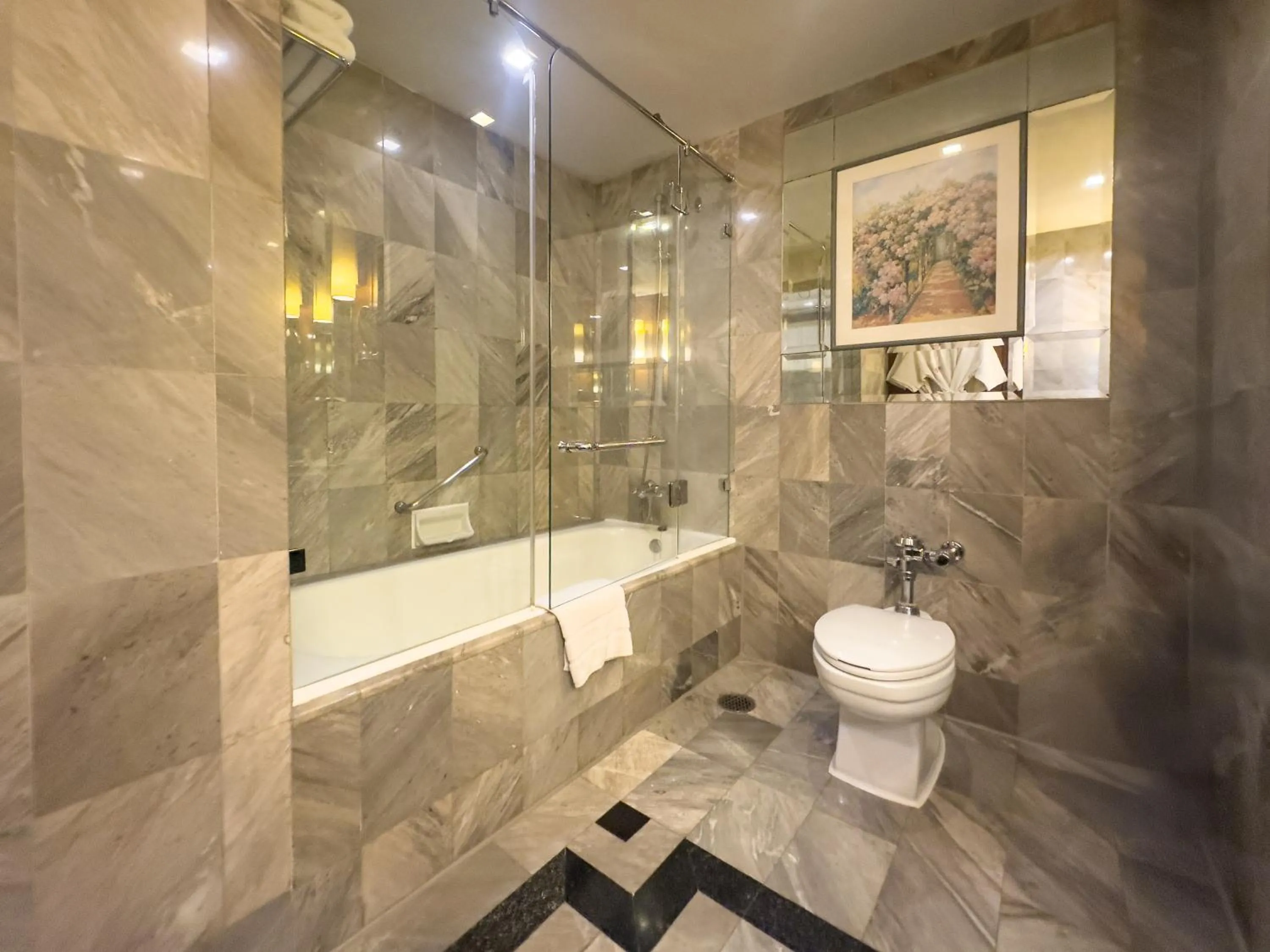 Bathroom in Rembrandt Hotel Bangkok