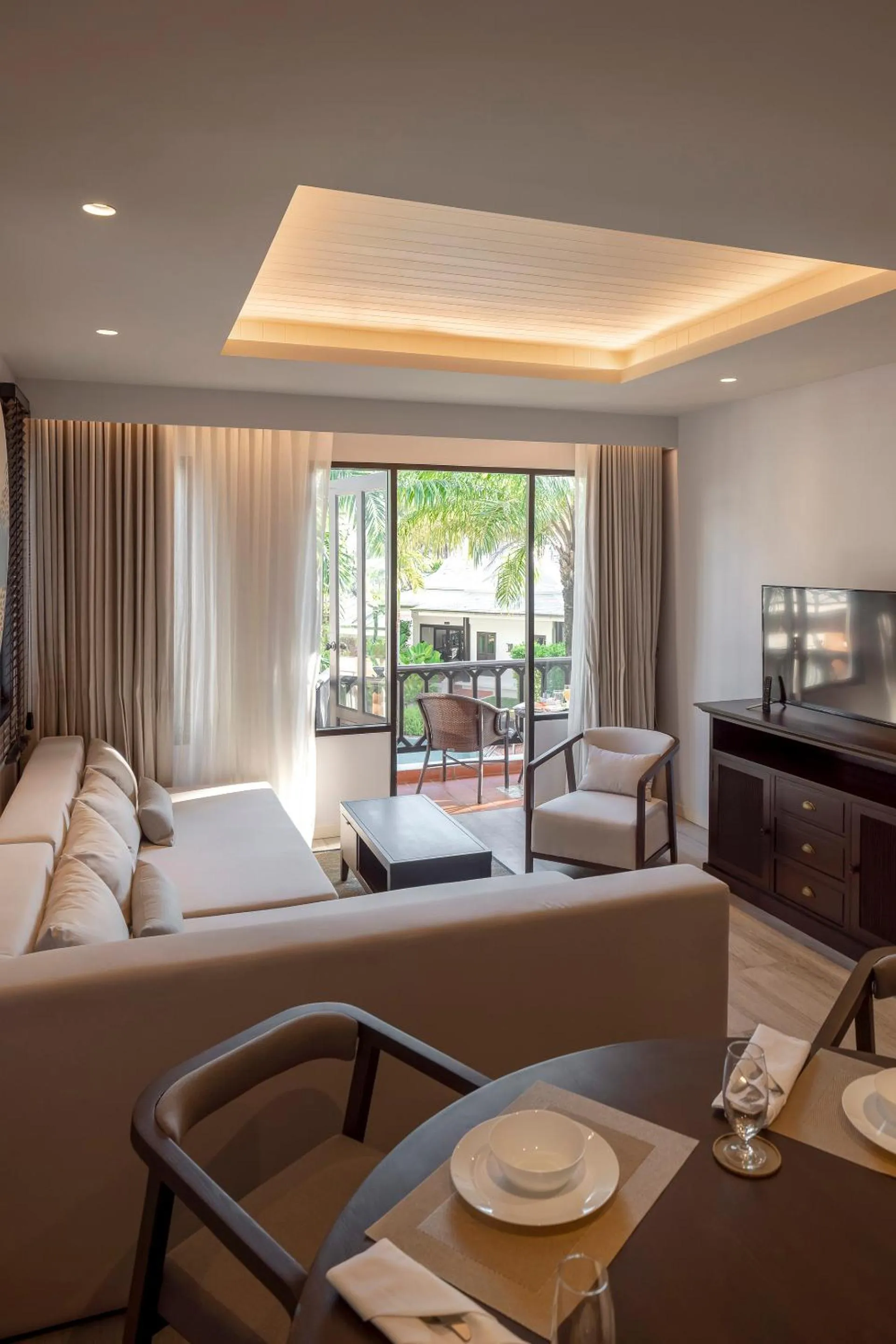 Dining area in The Pe La Resort, Phuket - SHA Extra Plus