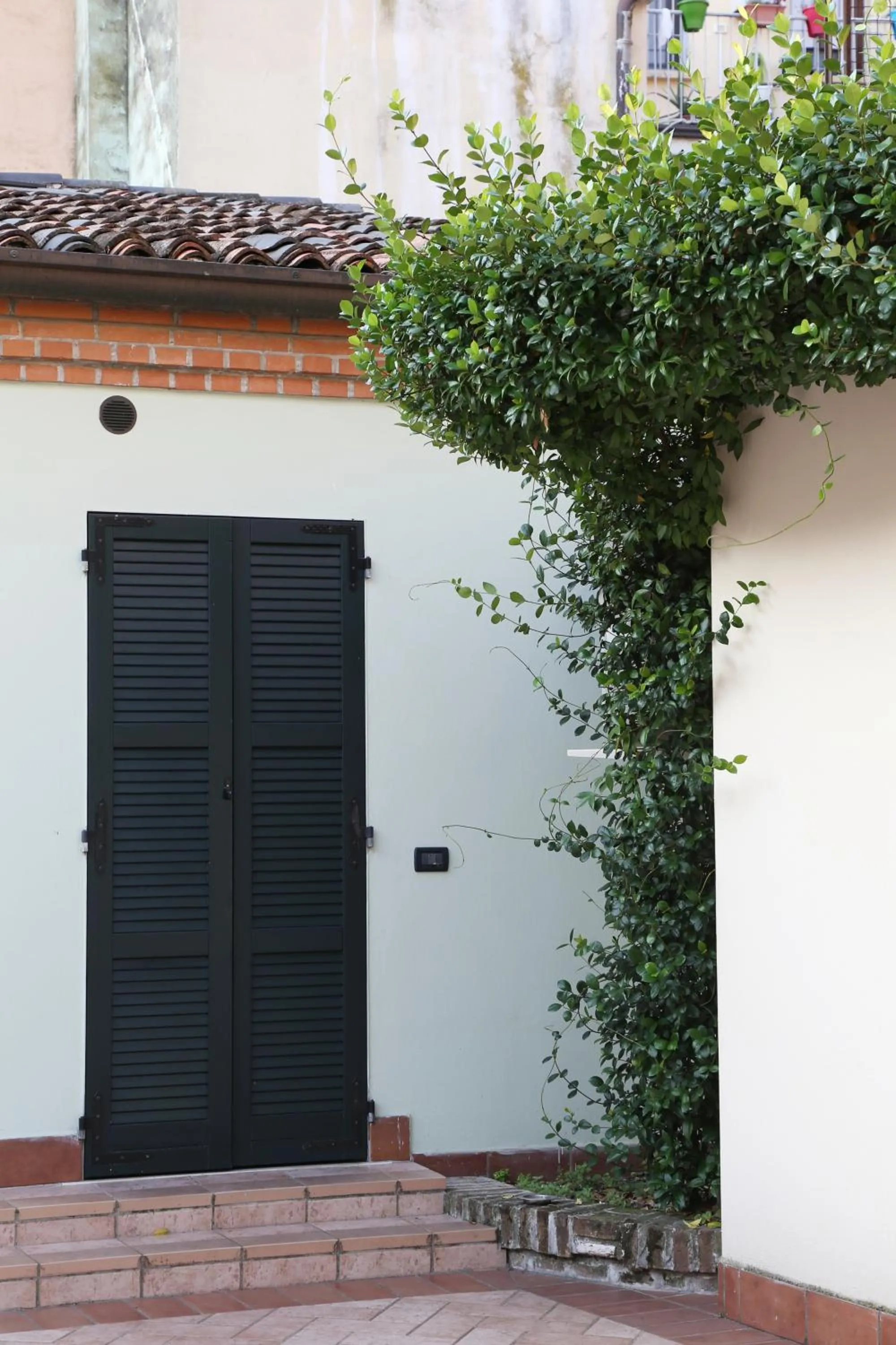 Property building in Abbazia Bed & Breakfast, MantegnaHotels