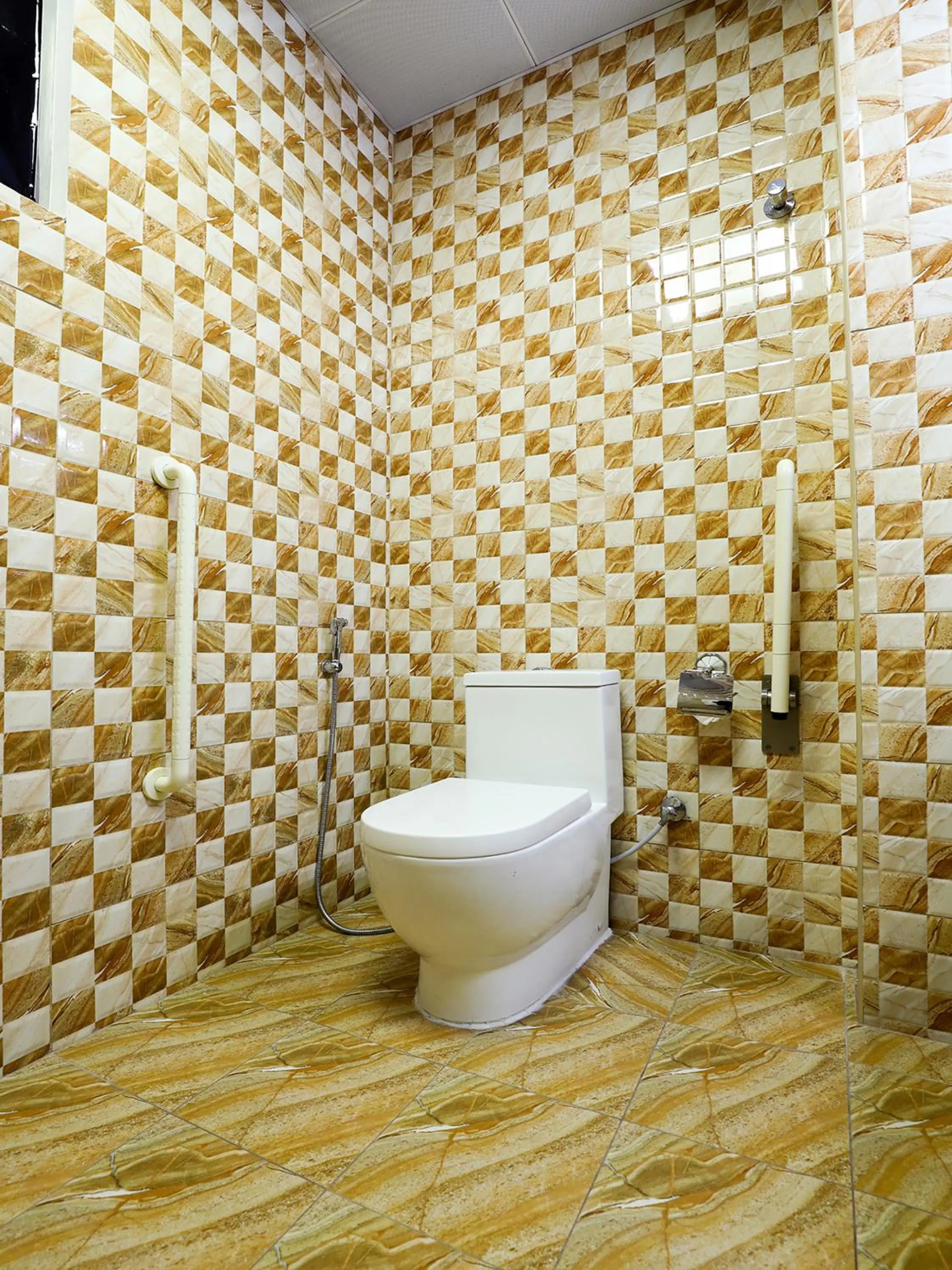 Bathroom in SH Hotel