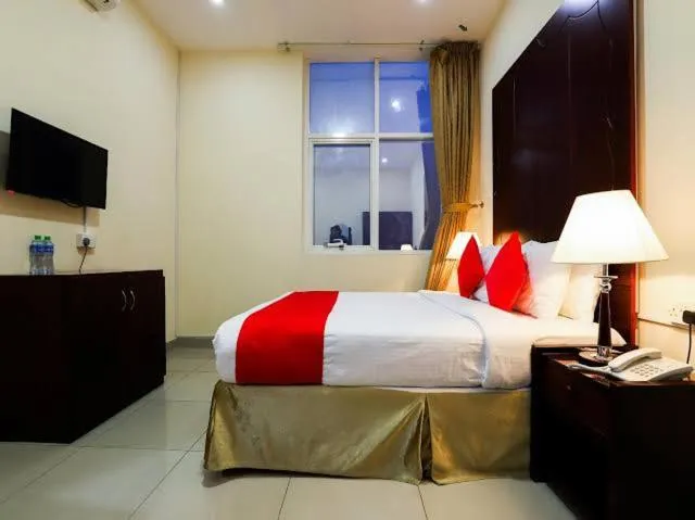 Bedroom, Bed in SH Hotel