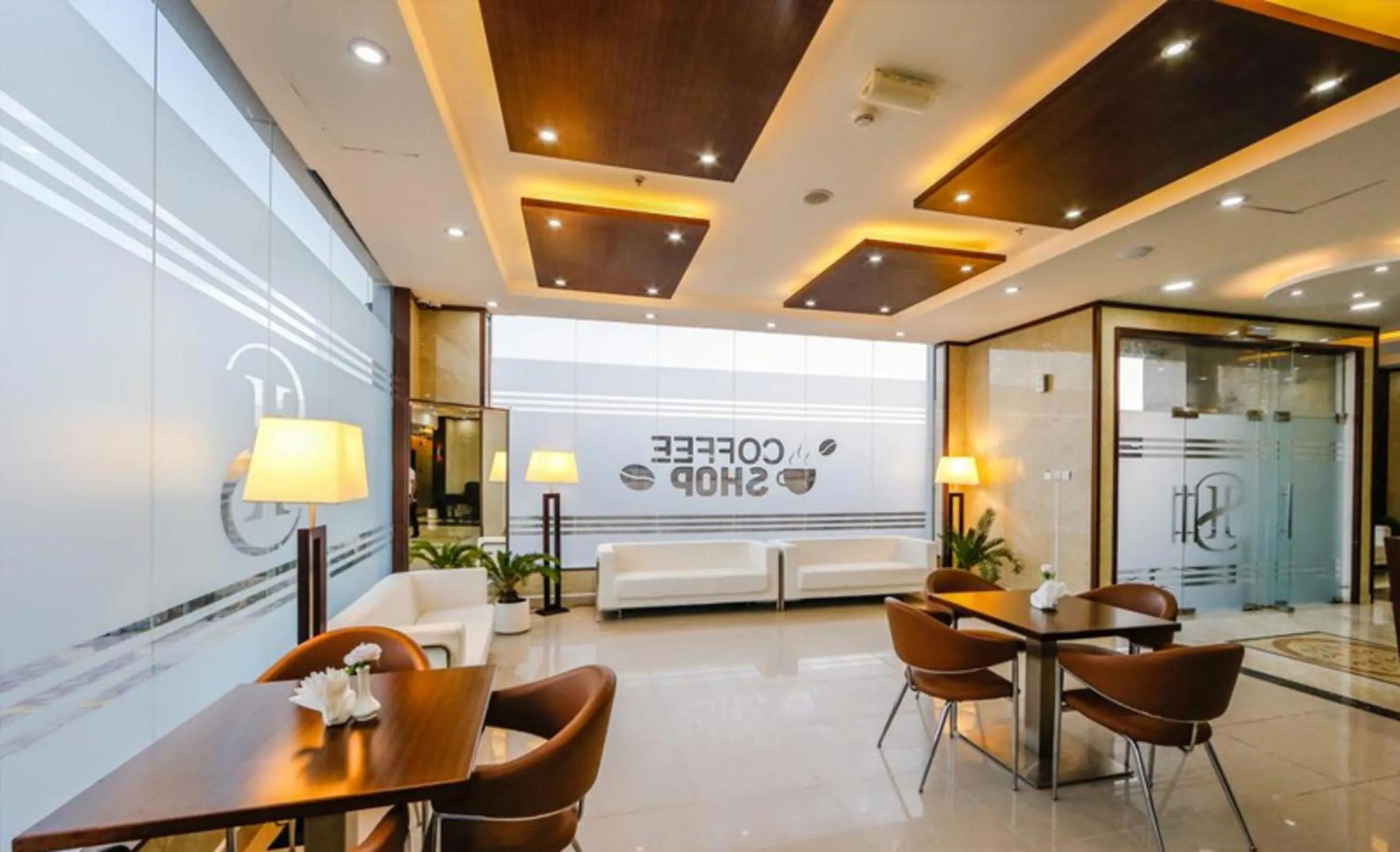 Coffee/tea facilities in SH Hotel