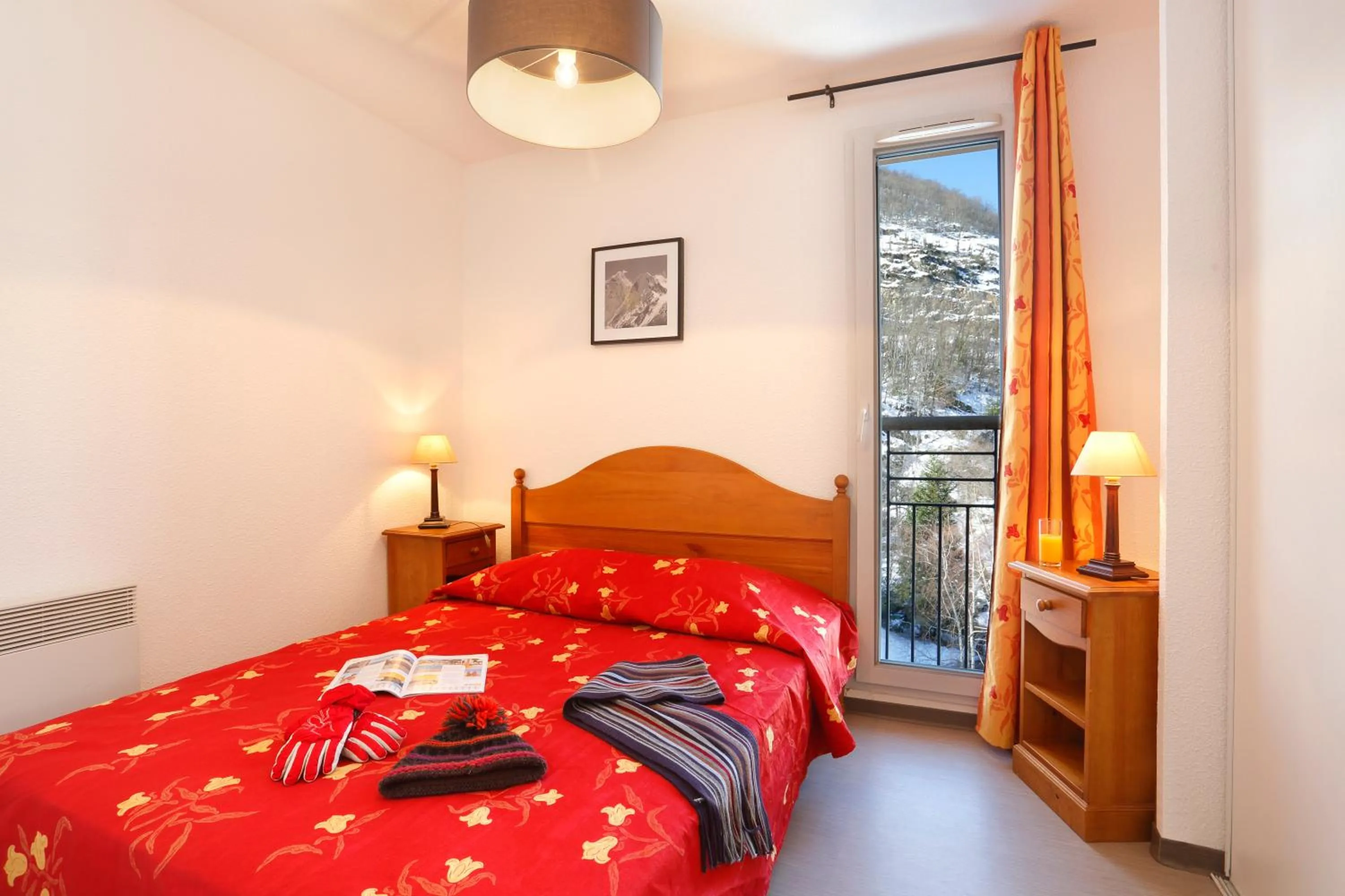 Bedroom, Bed in Résidence Néméa Les Grands Ax