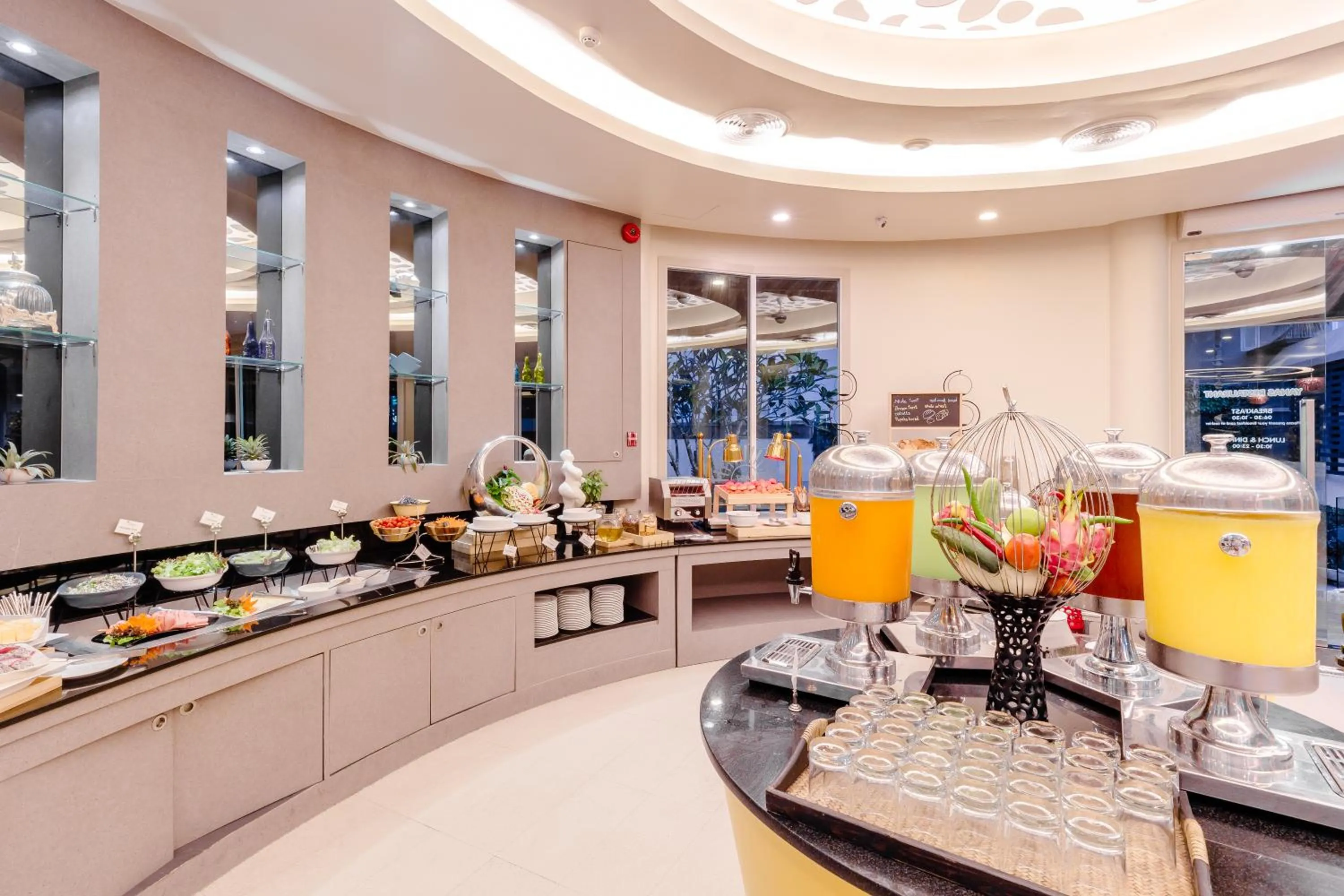 Restaurant/places to eat in The Beach Boutique House