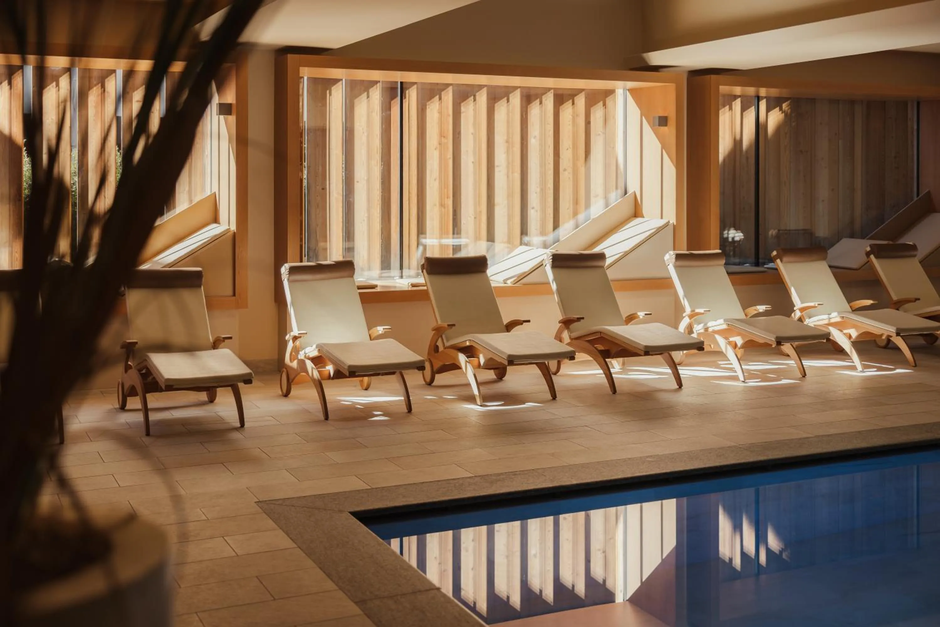 Swimming pool in Hotel Diamant