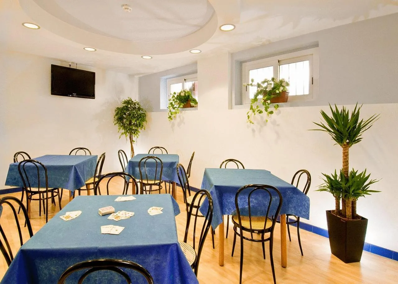 Restaurant/places to eat in Hotel Belmar