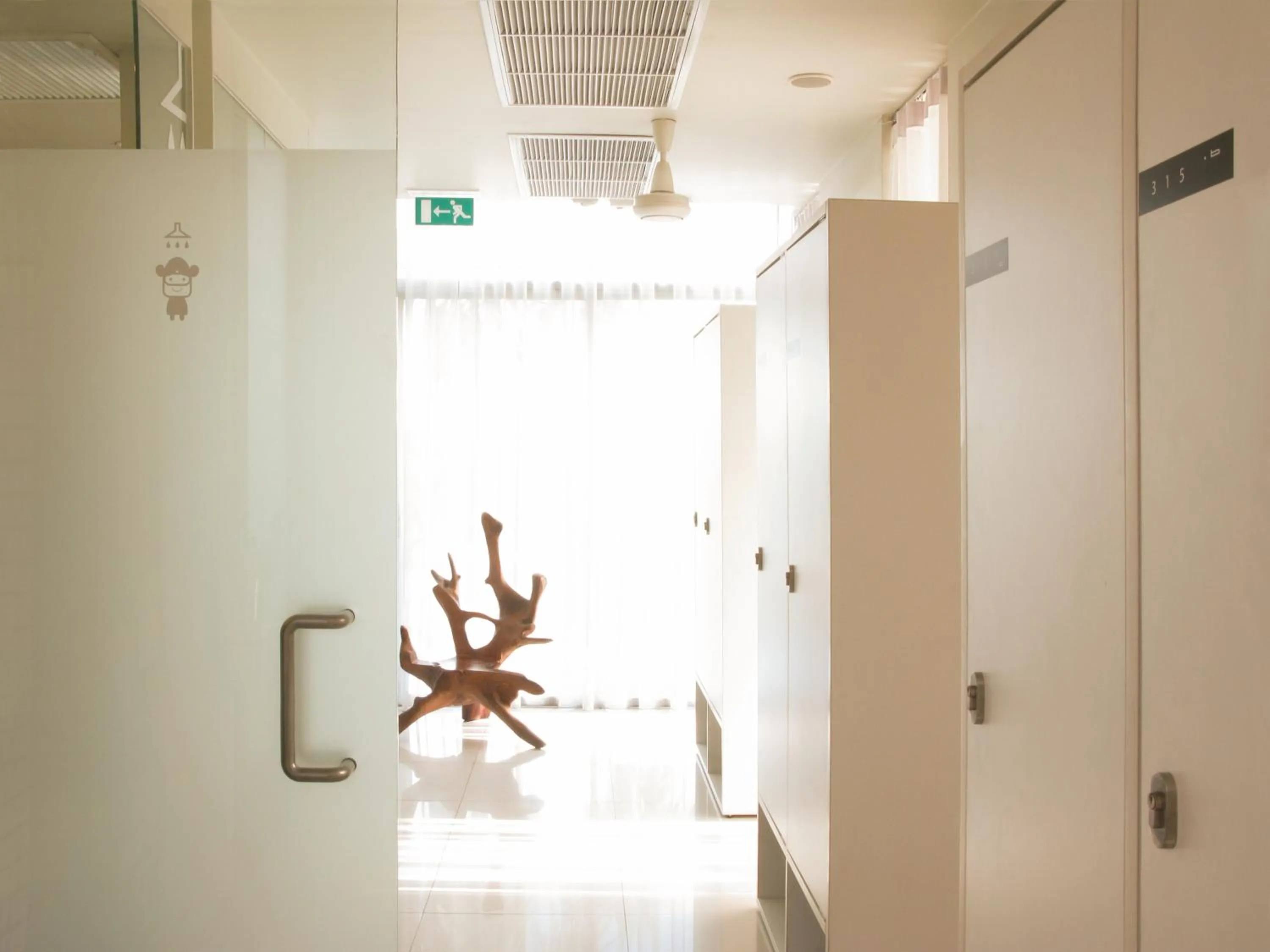 microwave in Refillnow! Hostel