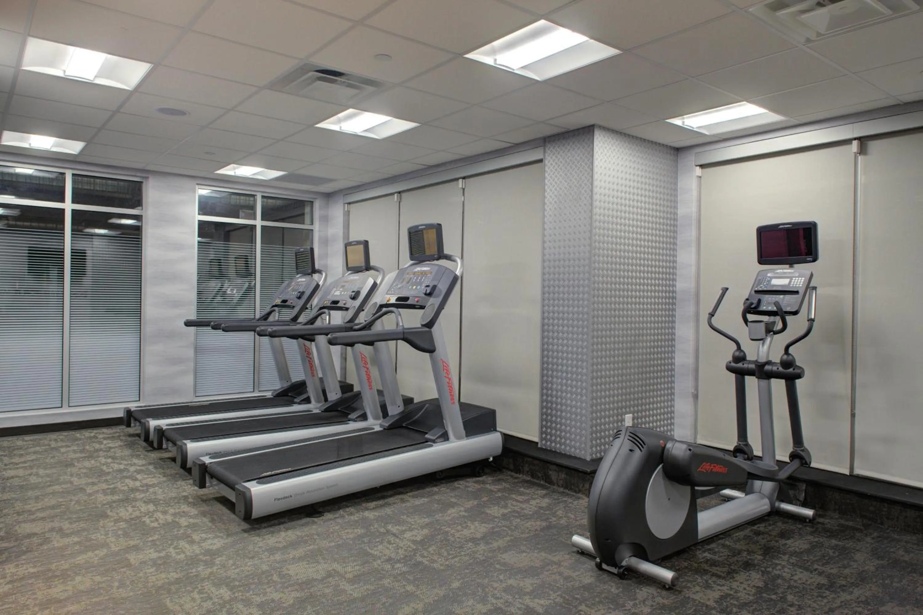 Fitness centre/facilities in Fairfield Inn & Suites by Marriott Allentown West