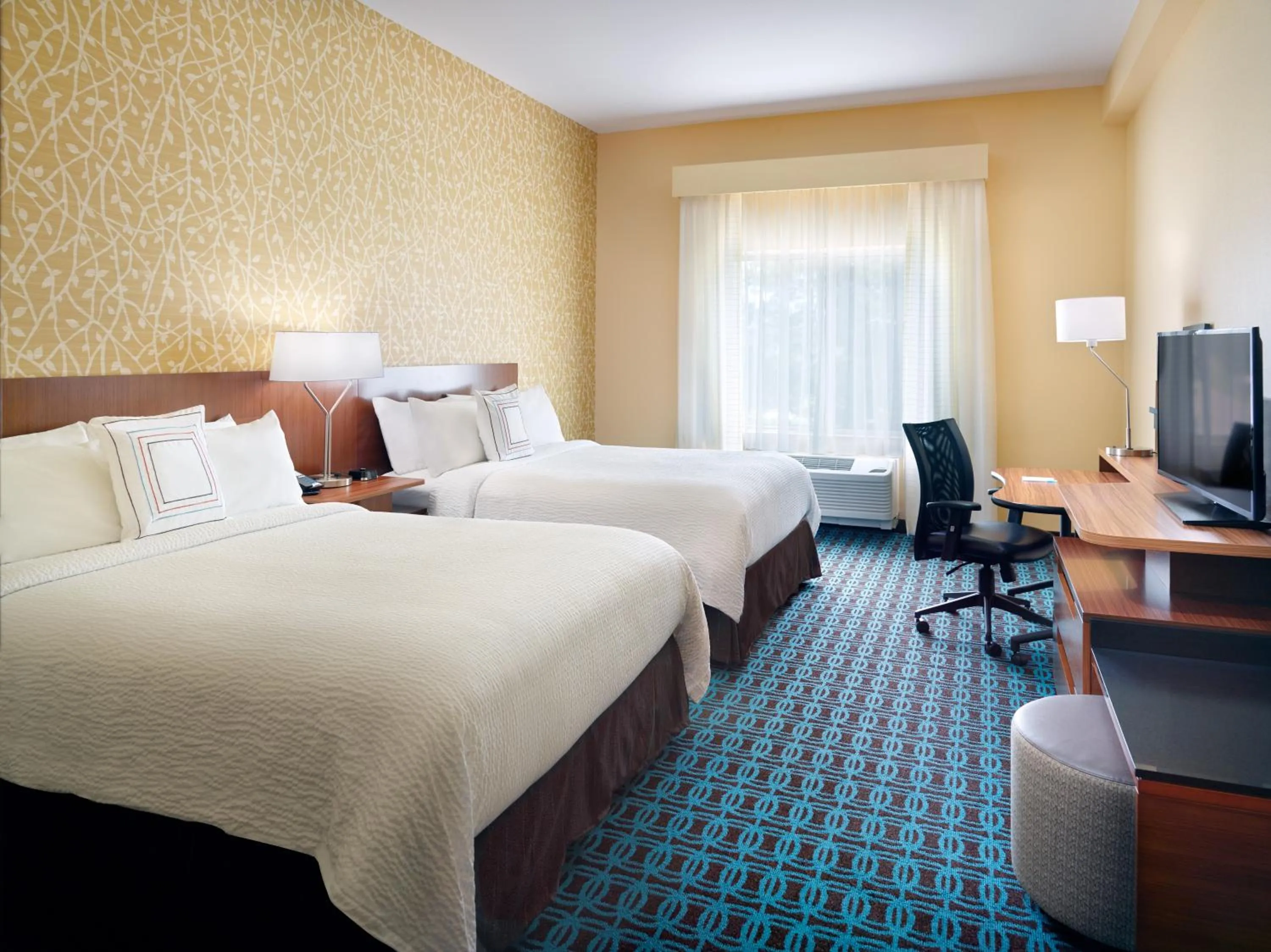 Bed in Fairfield Inn & Suites by Marriott Hendersonville Flat Rock