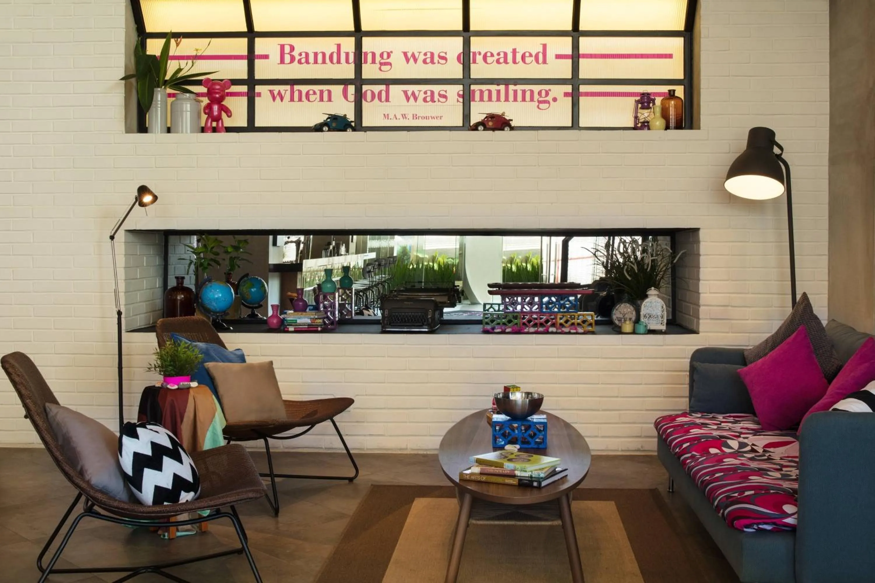 Lobby or reception in MOXY Bandung