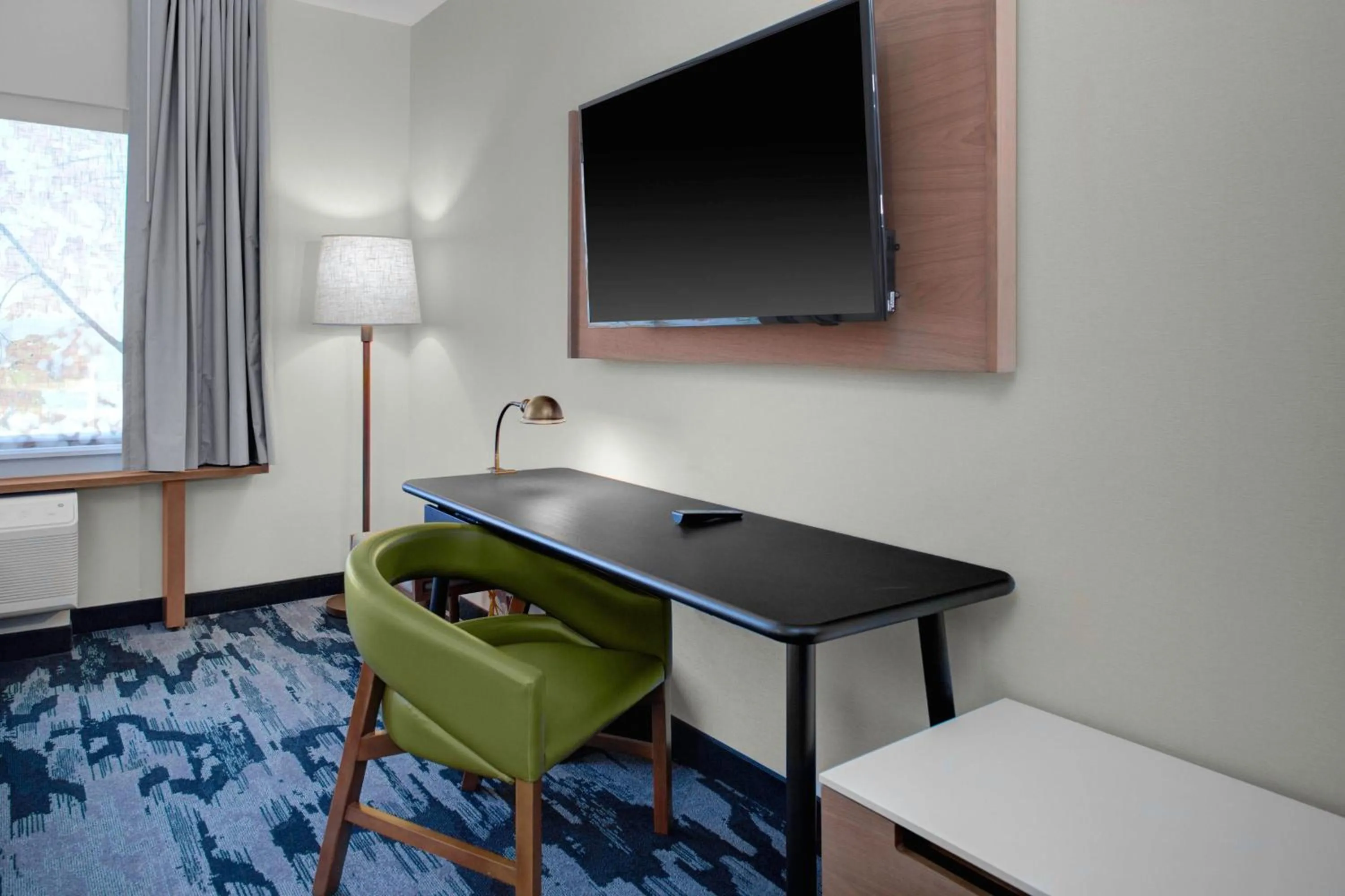 Photo of the whole room in Fairfield Inn & Suites by Marriott Roanoke Salem