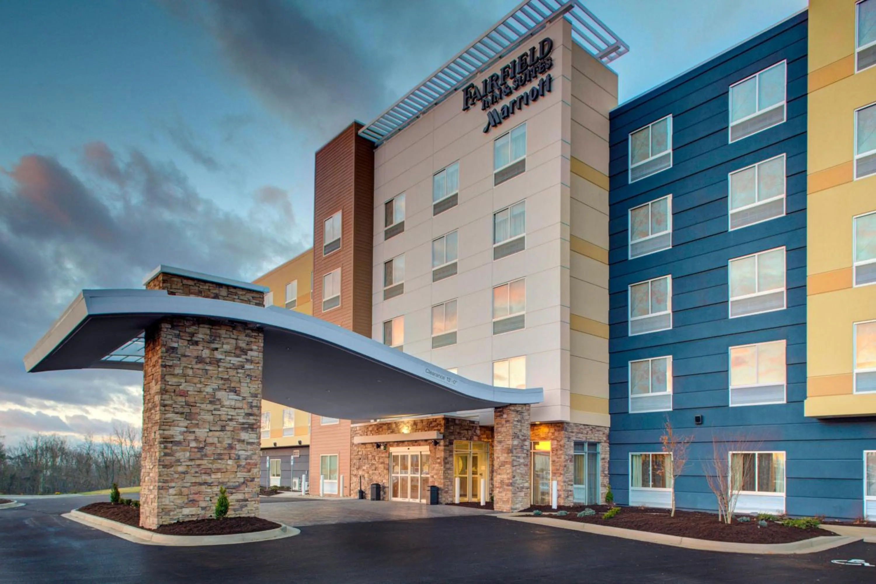 Property building in Fairfield Inn & Suites by Marriott Roanoke Salem