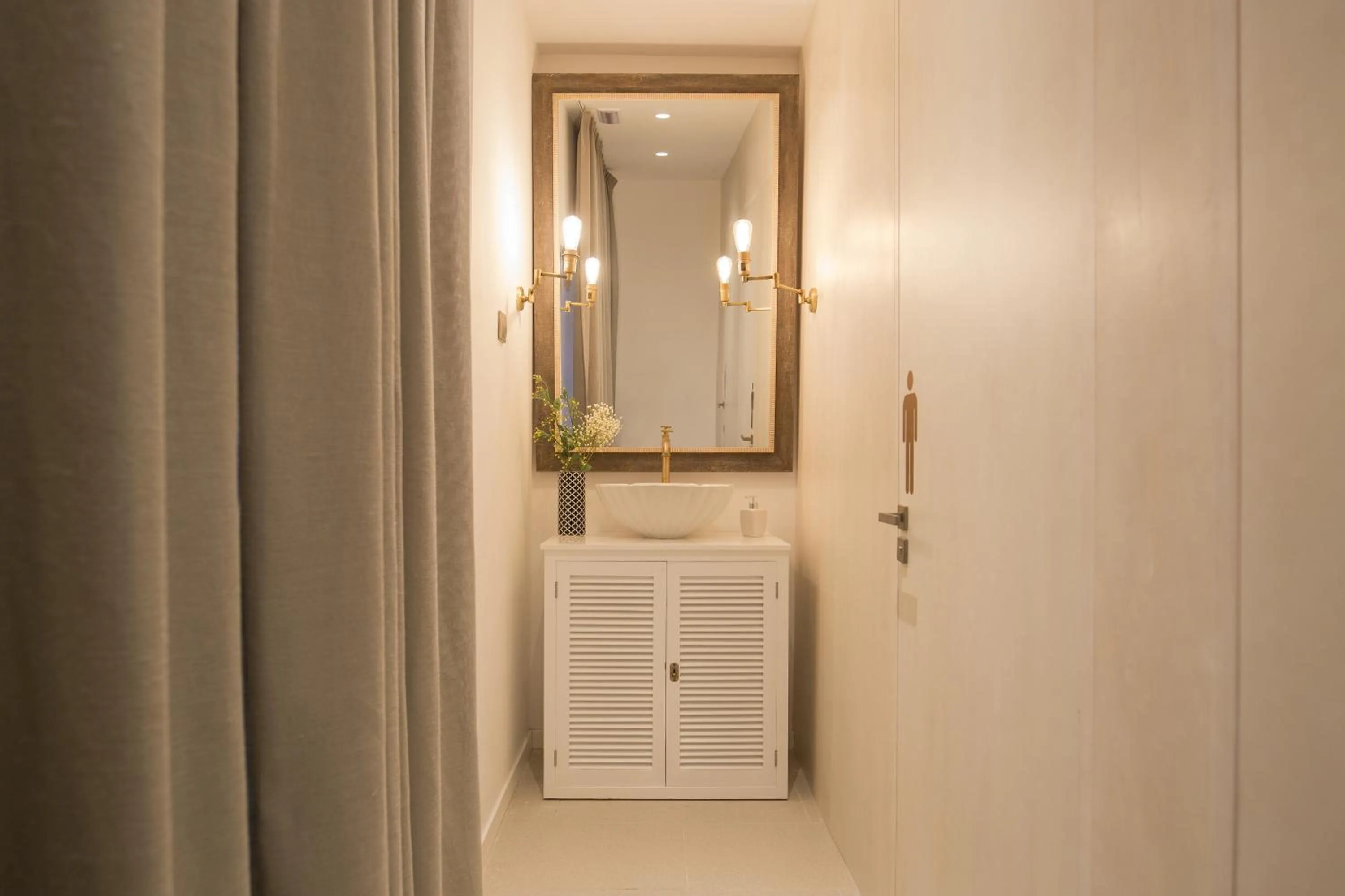 Decorative detail in Cabot Romantic- Adults Only