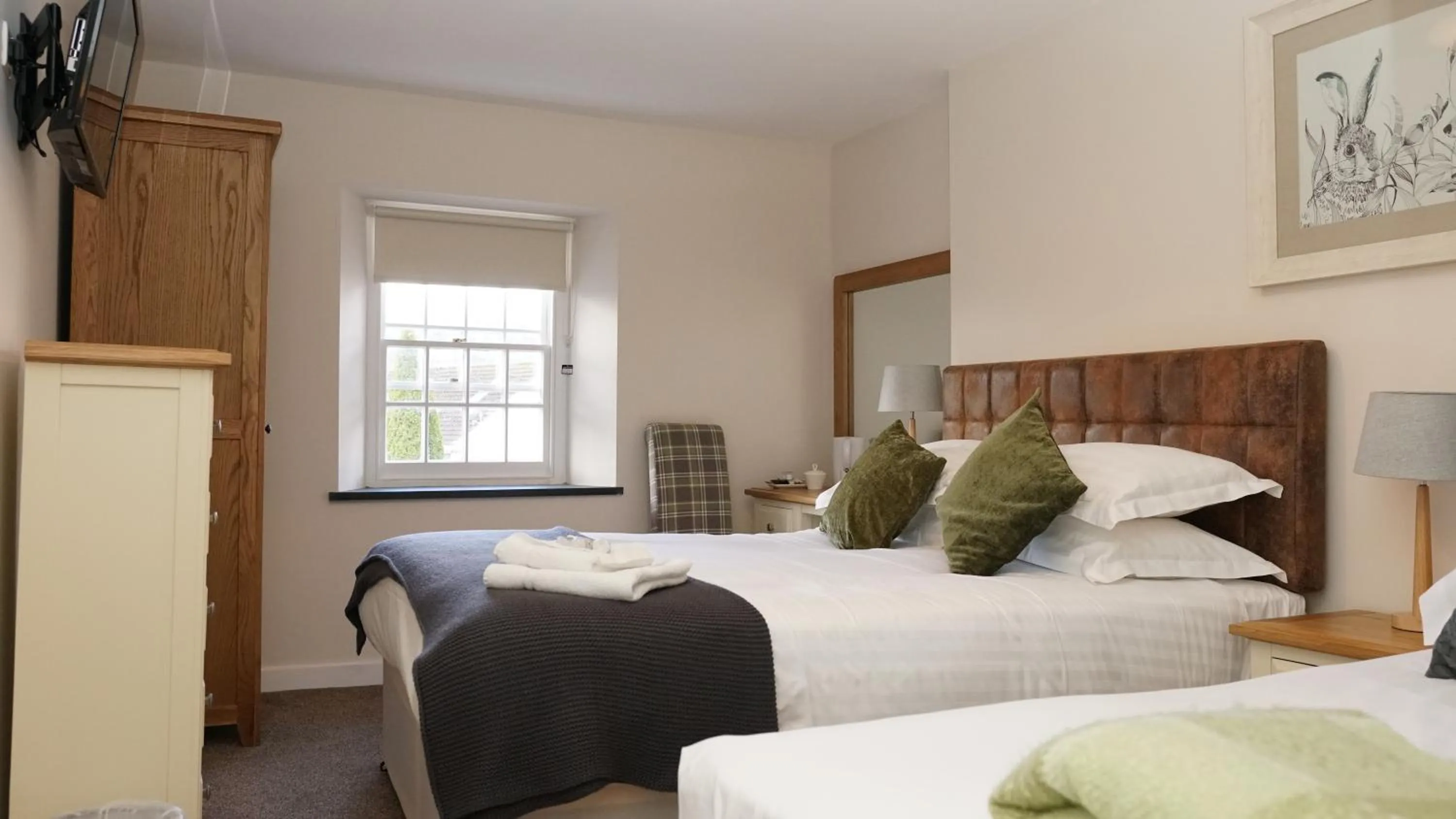 Bed in The Horseshoe Inn