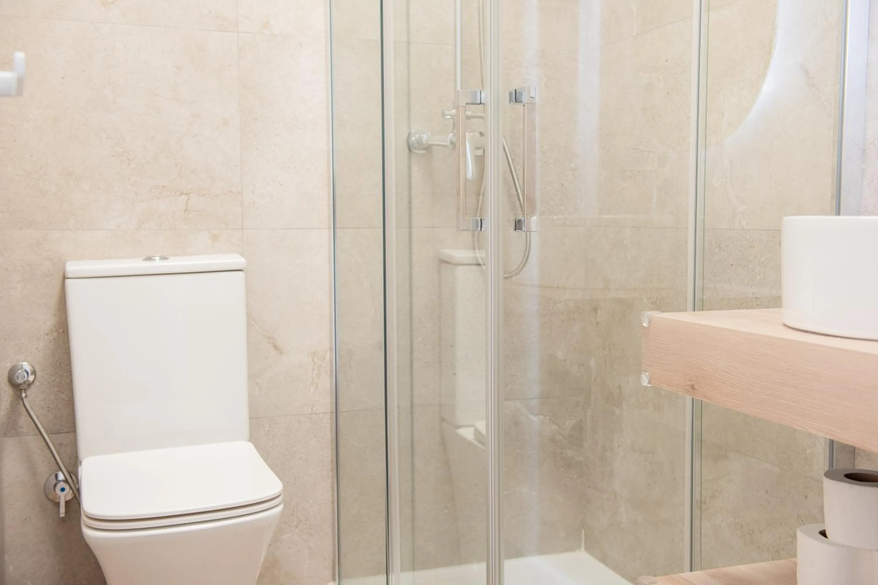 Shower in Apartamentos Suaces