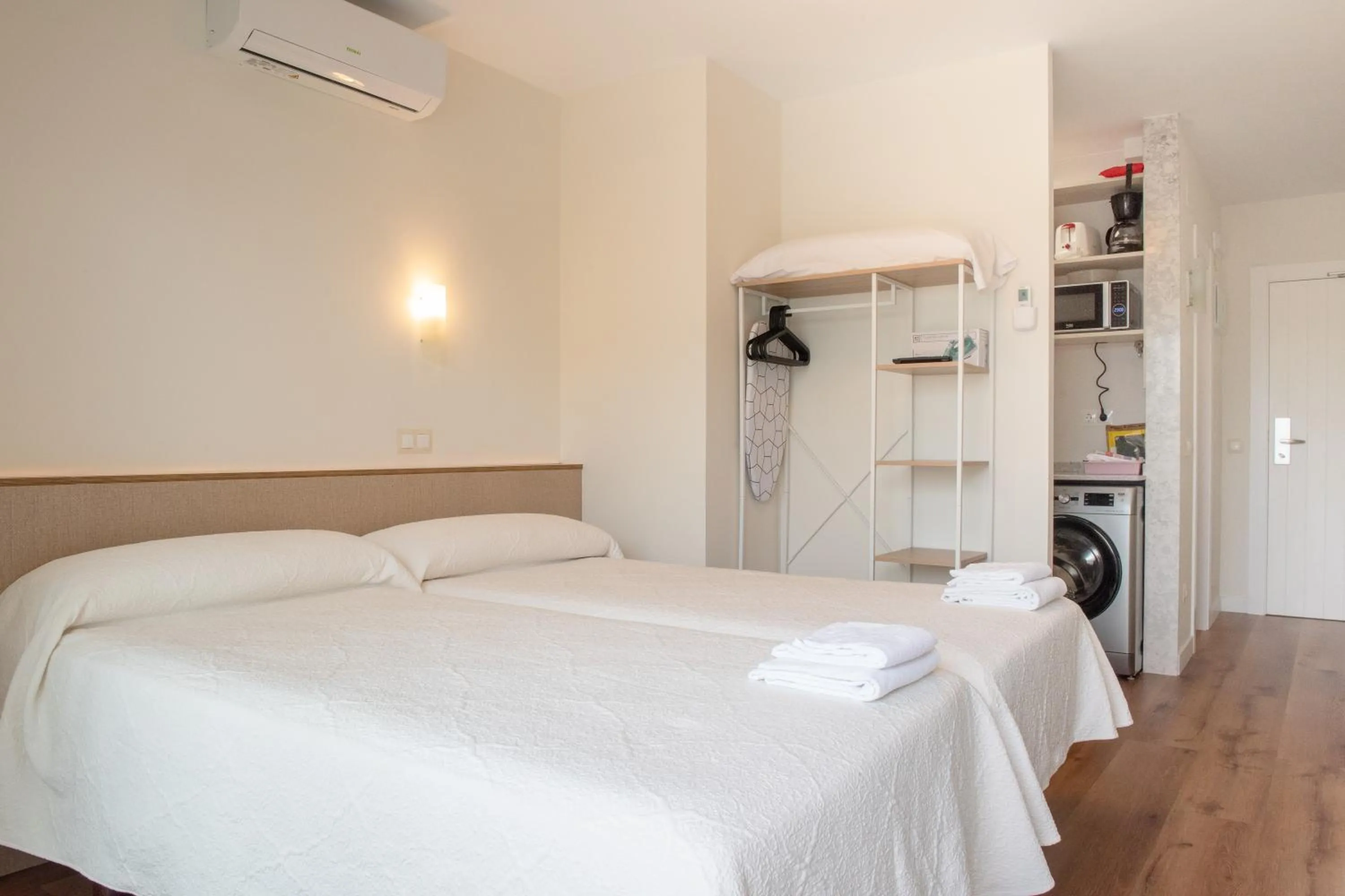 Bedroom in Apartamentos Suaces