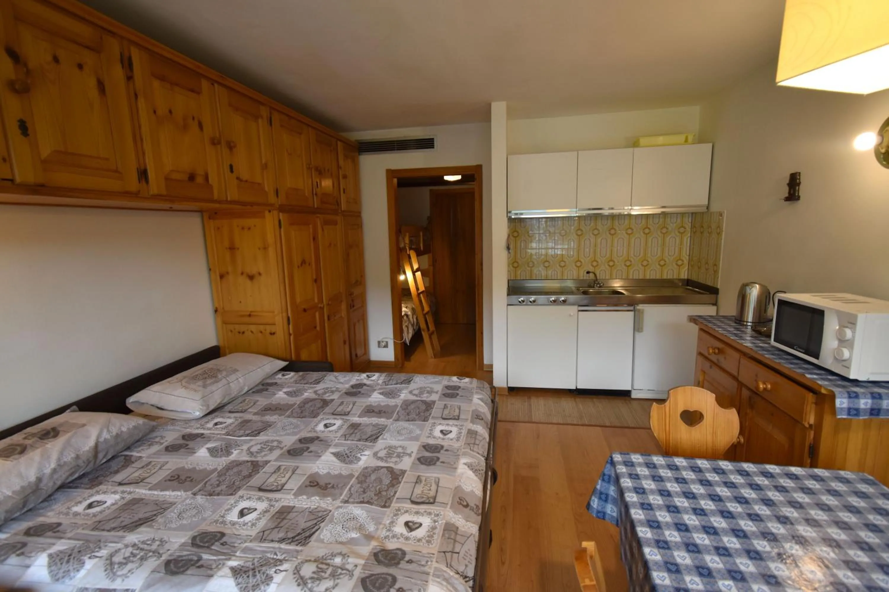 Kitchen or kitchenette, Bed in Residenza Silvana