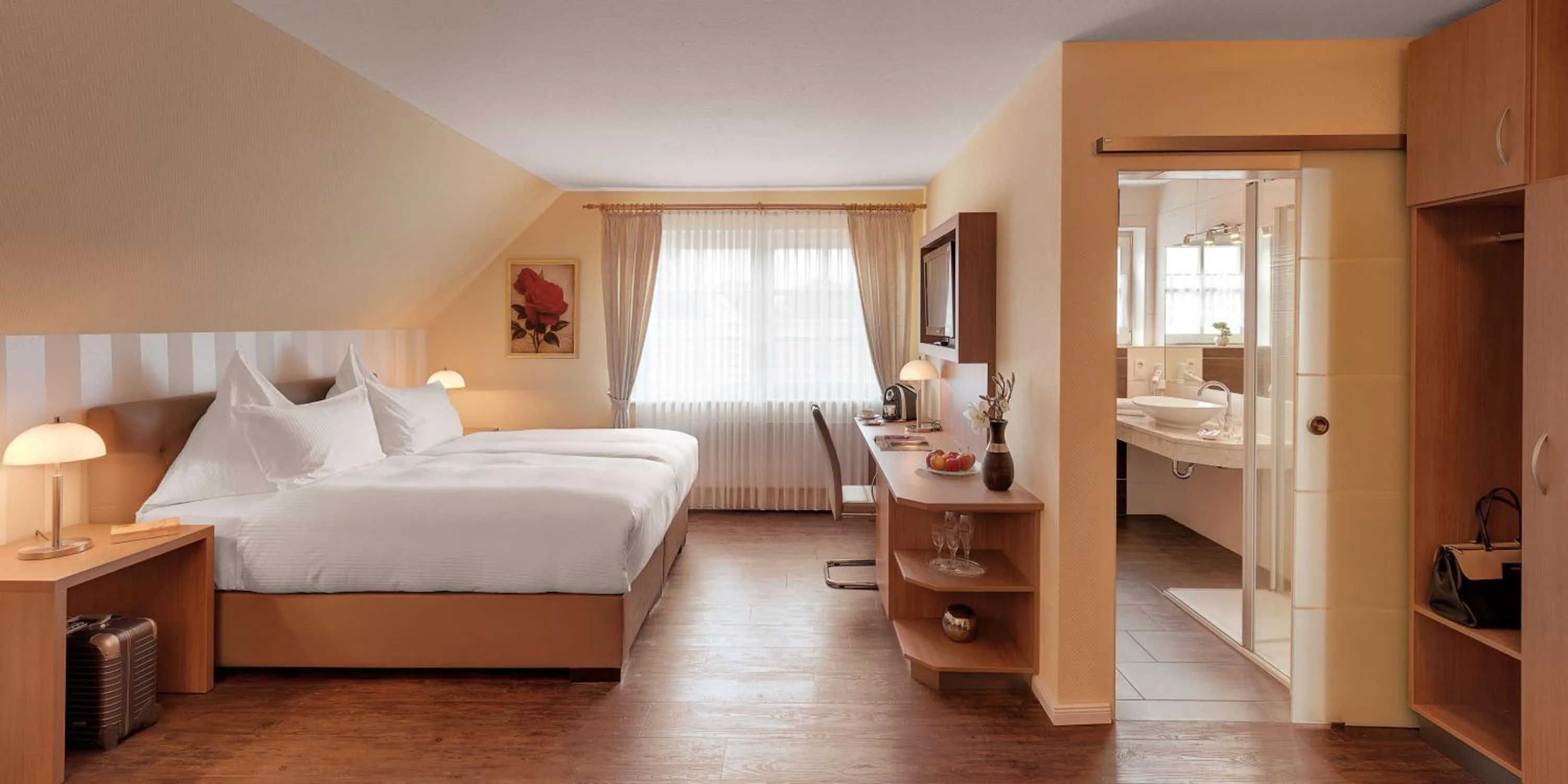 Bathroom, Bed in Der Romantik-Hof Greetsiel