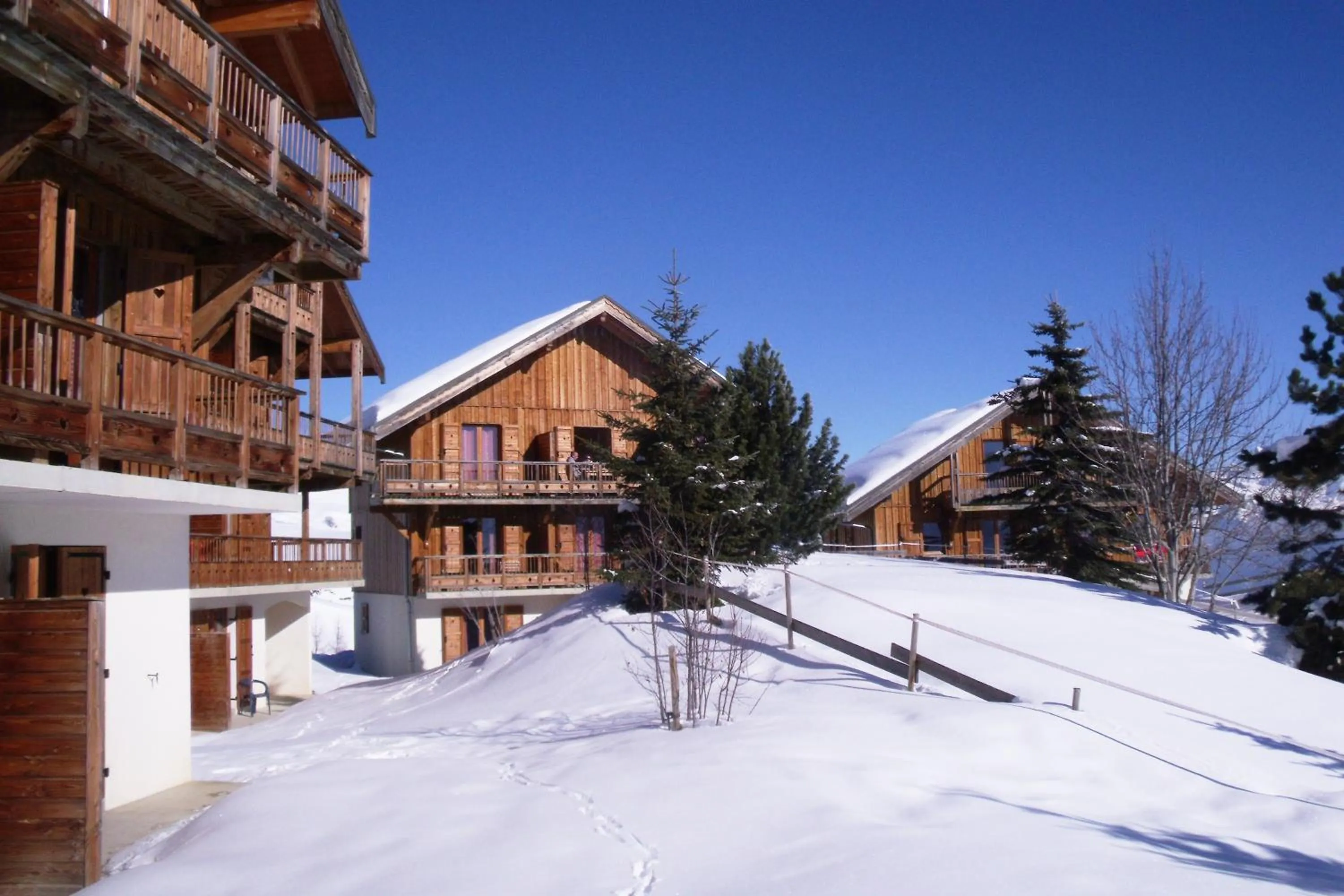 Facade/entrance in Résidence Néméa Les Chalets Des Cîmes