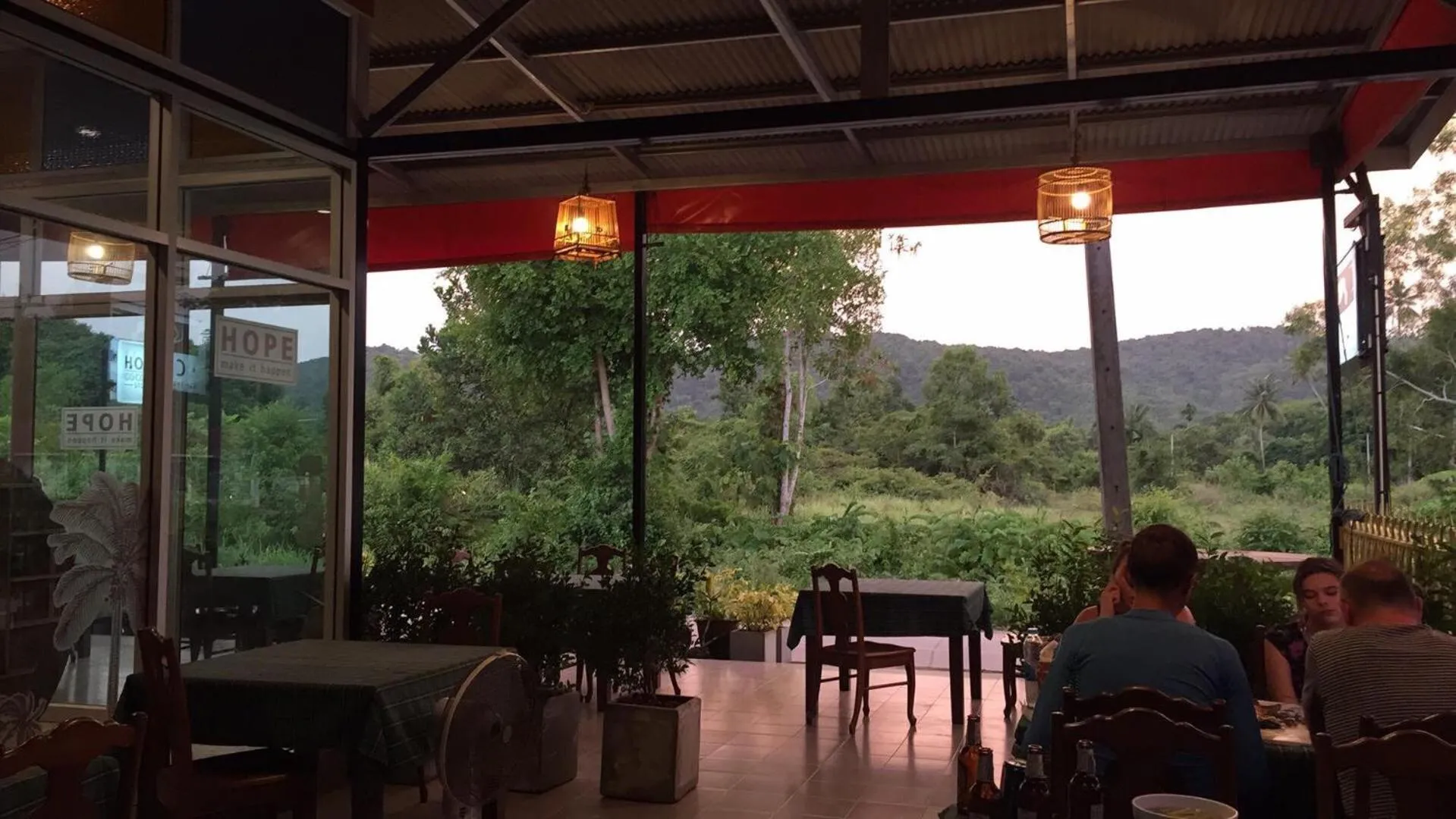 Restaurant/places to eat in Cocco House